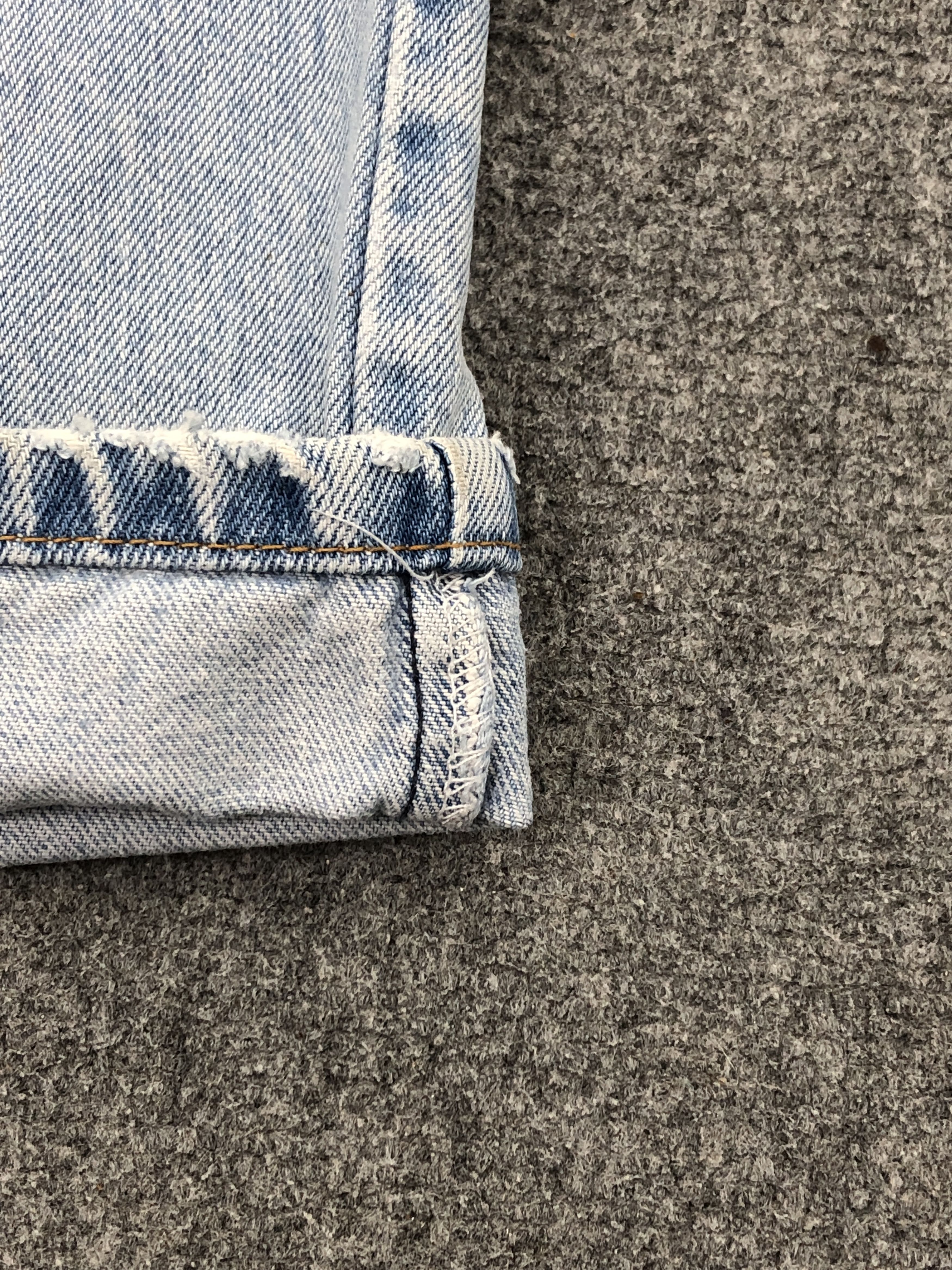 Levi's × Vintage Light Washed Vintage Levi's 505 Jeans DP2308 Size US 33 - 12 Thumbnail