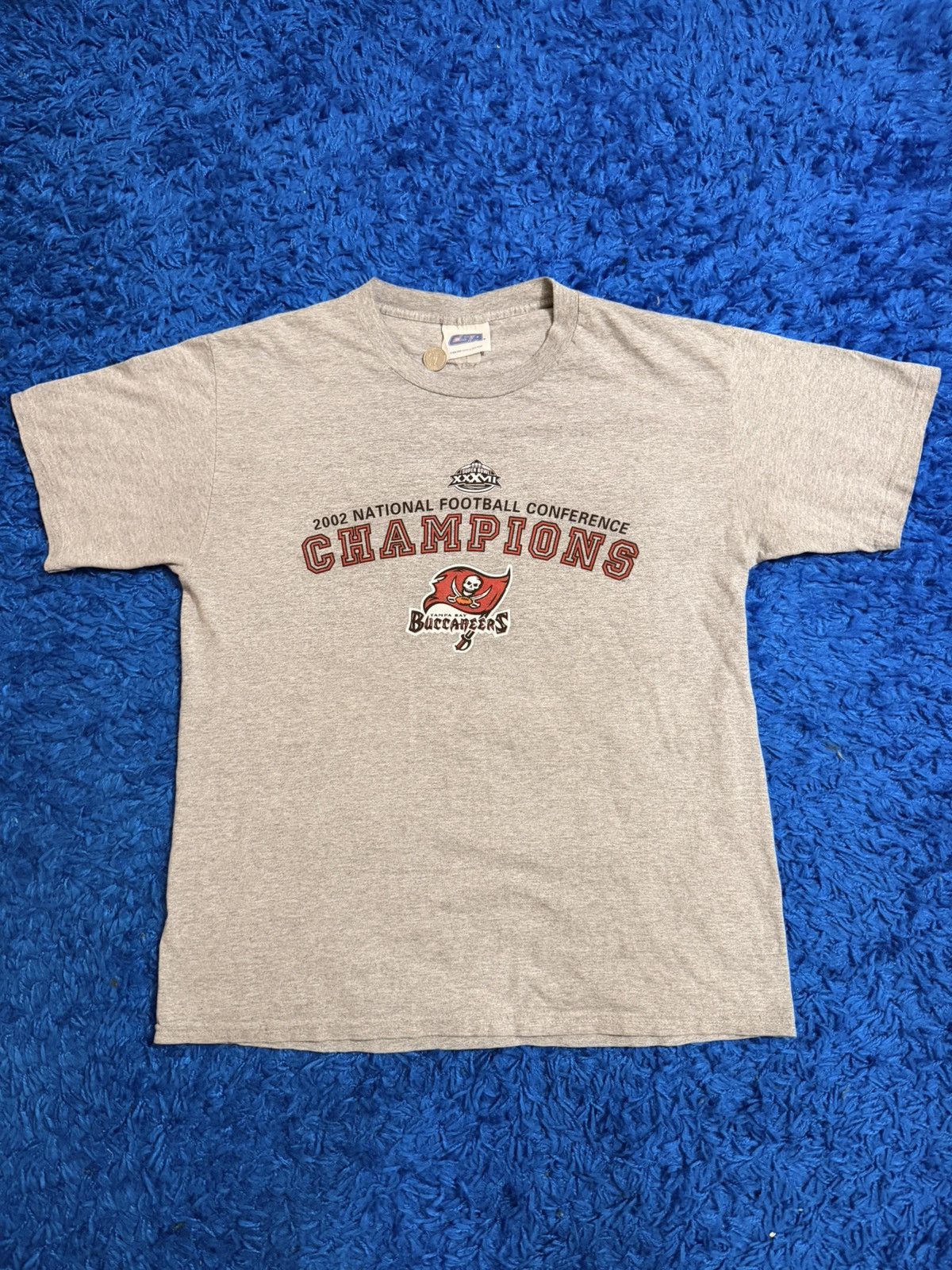NFL Vintage XL ‘02 Tampa Bay Buccaneers Super Bowl Champions Tee Size US XL / EU 56 / 4 - 1 Thumbnail