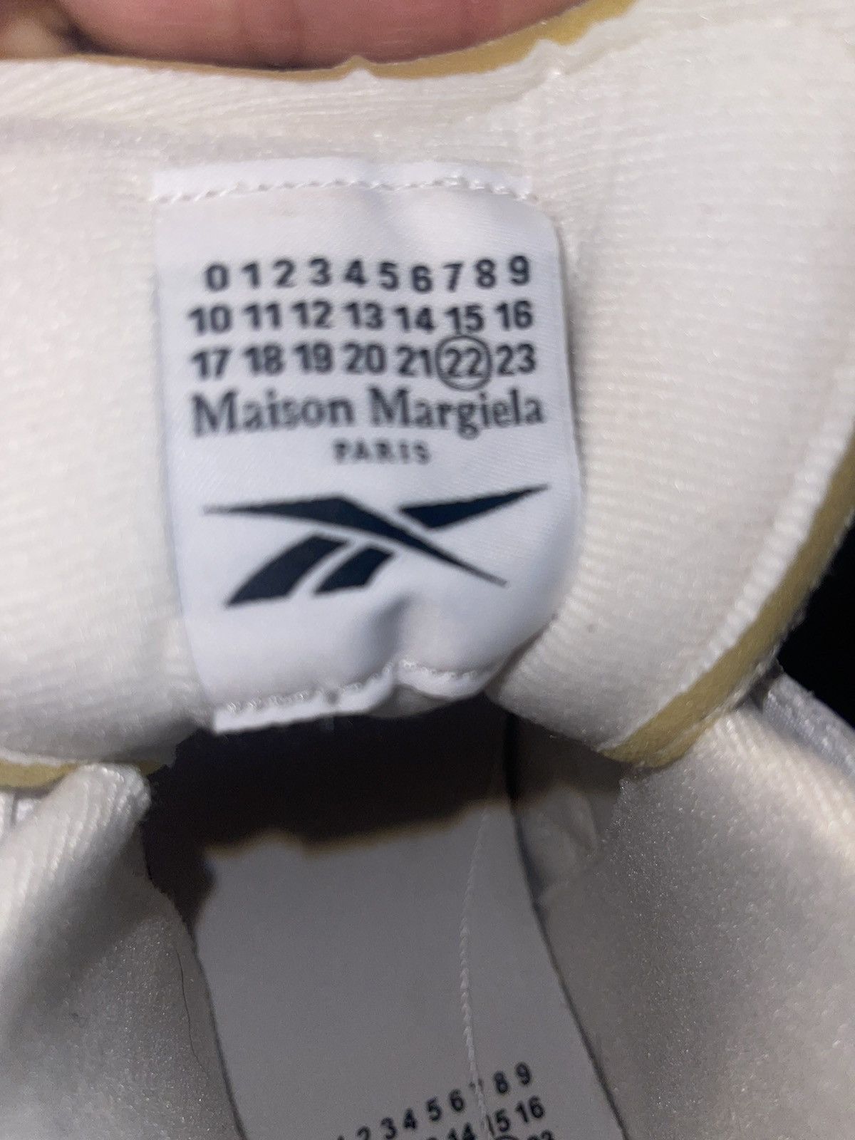Maison Margiela × Reebok 2022 Maison Margiela x Question Mid ‘Memory Off -White Size US 8 / EU 41 - 6 Thumbnail