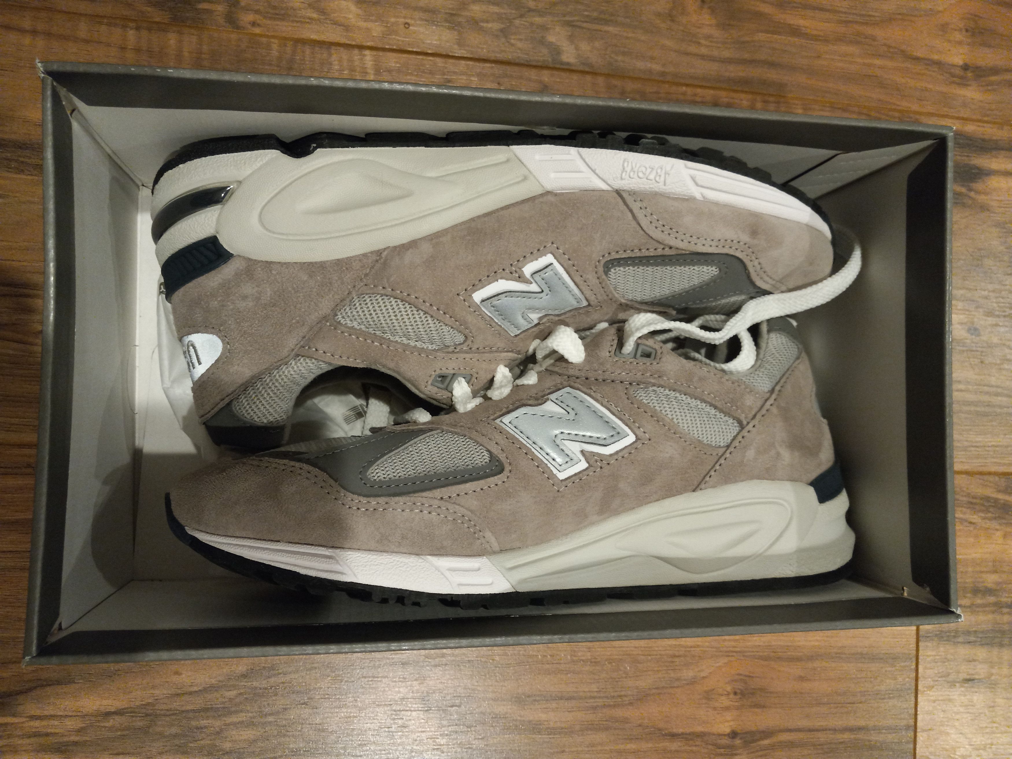 New Balance New Balance 990v2 Made in USA Gray Size US 8 / EU 41 - 2 Thumbnail