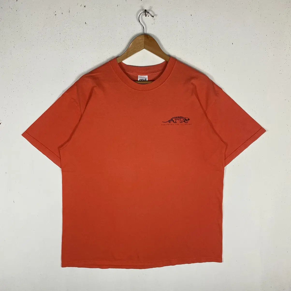 Other VINTAGE 90's WILD THINGS EQUIPMENT FOR CLIMBERS TEE Size US XL / EU 56 / 4 - 4 Thumbnail