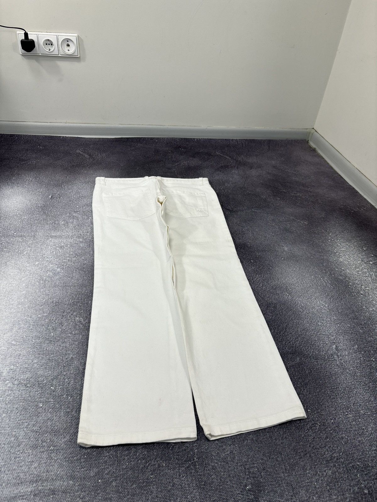 Iceberg Vintage Iceberg Men’s White Italian Denim Straight Fit Jeans Size US 31 - 14 Thumbnail