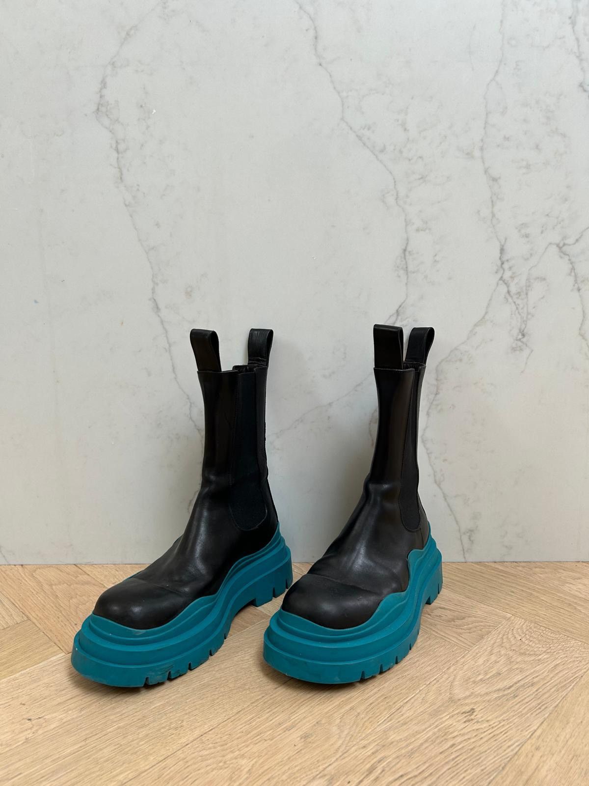 Bottega Veneta Bottega Veneta Black and Blue Tire Chelsea Boots EU 40 Size US 8.5 / EU 41-42 - 16 Thumbnail