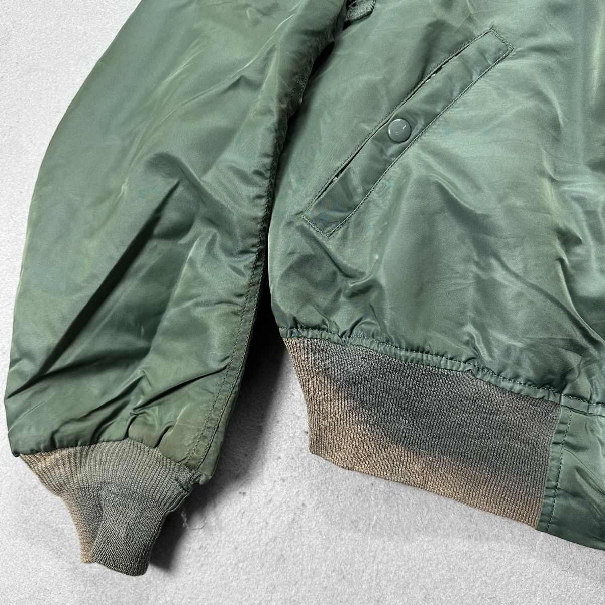 Alpha Industries Vintage Alpha Industries MA-1 Flight Jacket USAF Bomber Size US M / EU 48-50 / 2 - 5 Thumbnail