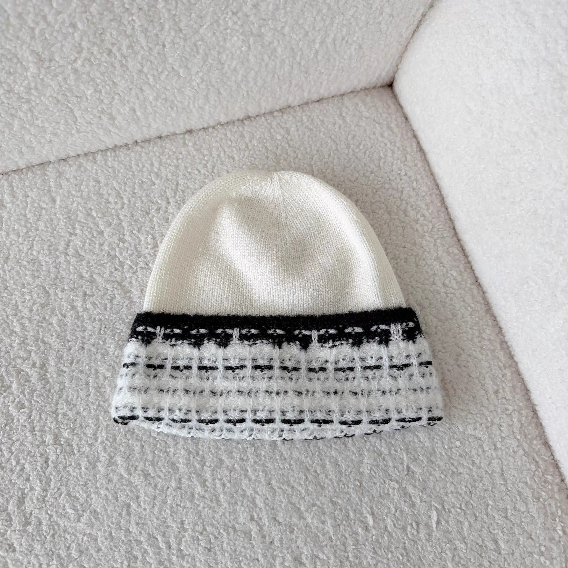 Chanel Chanel 24B White Wool Knit Beanie Pre-owned Size ONE SIZE - 2 Thumbnail