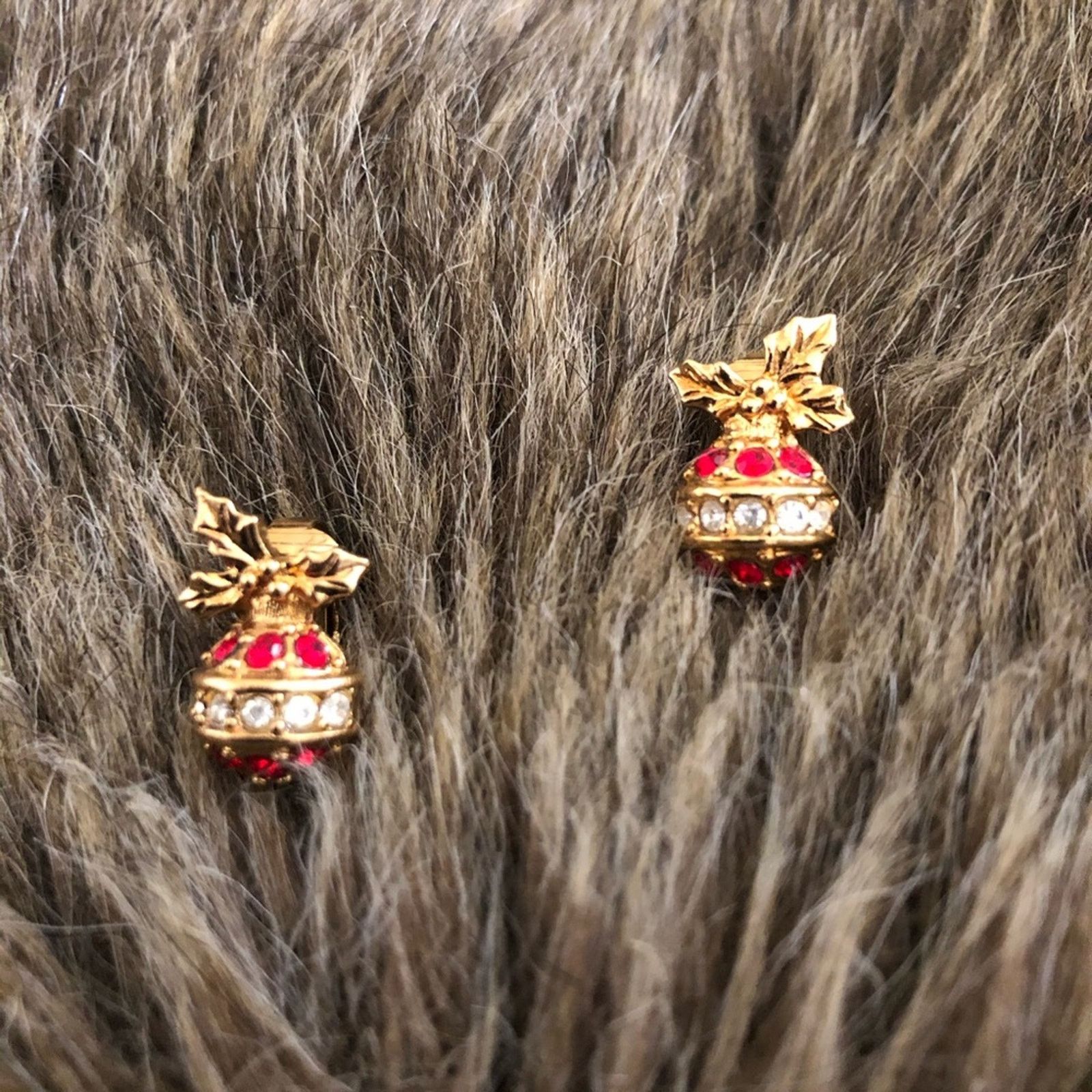 Vintage Vintage Avon rhinestone holiday ornament clip on earrings Size ONE SIZE - 1 Thumbnail