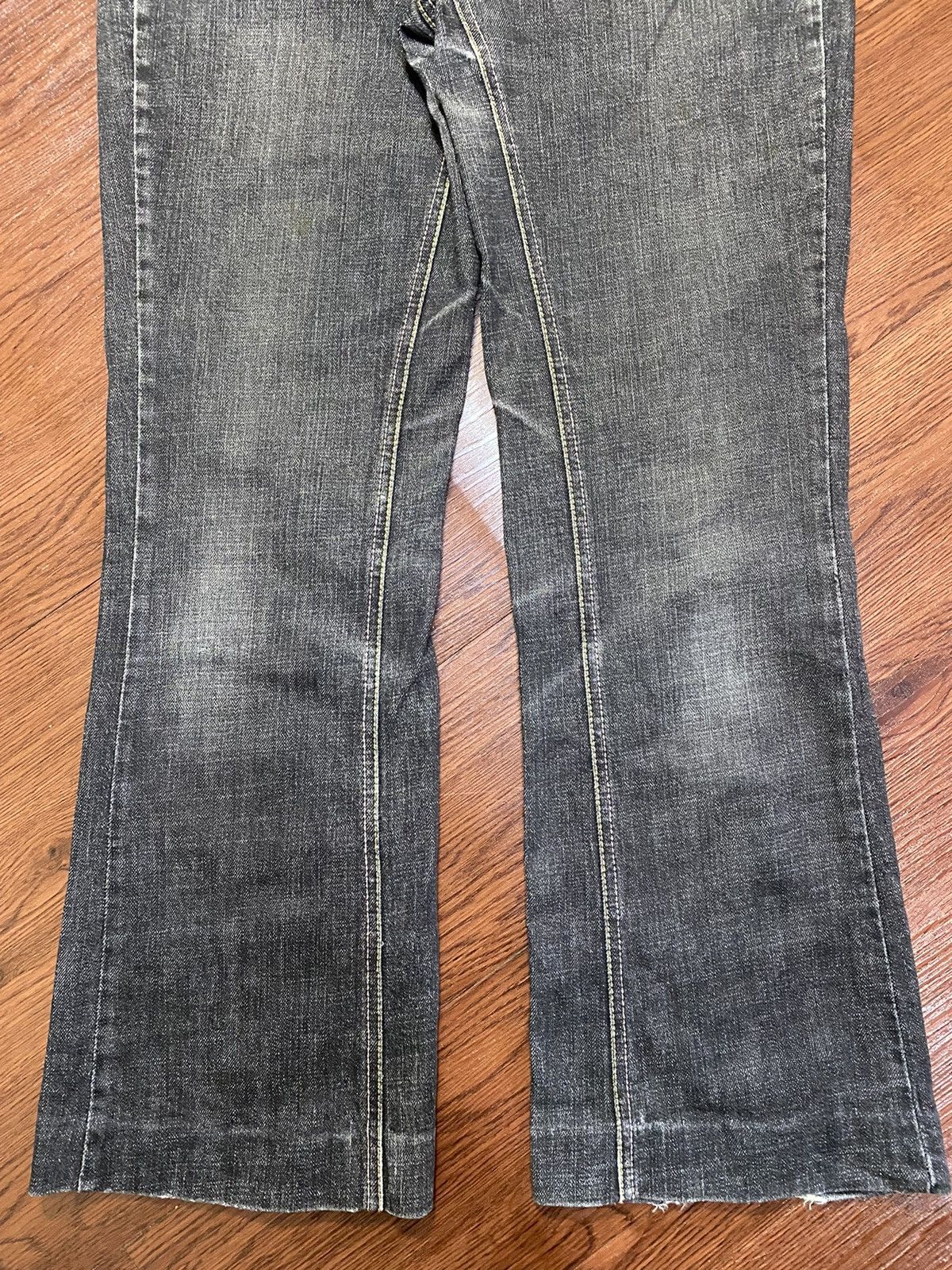 Japanese Brand Vintage Japanese Brands Blue Wash Embroidered Flare Jeans Size 28" / US 6 / IT 42 - 7 Thumbnail