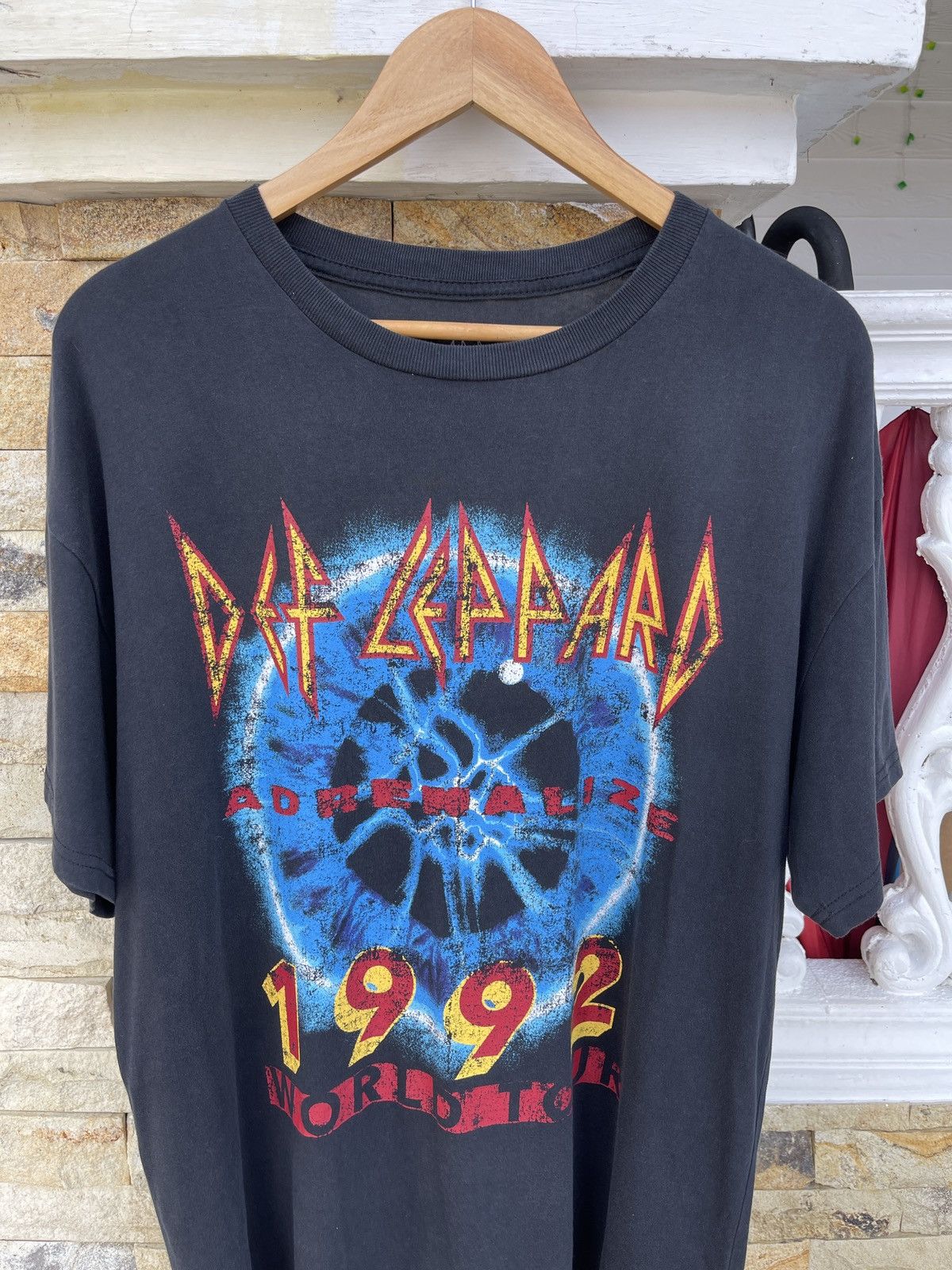 Band Tees Last Drop🔥Rare🔥Vintage Def Leppard Adrenalize Tour T Shirt Size US L / EU 52-54 / 3 - 3 Thumbnail
