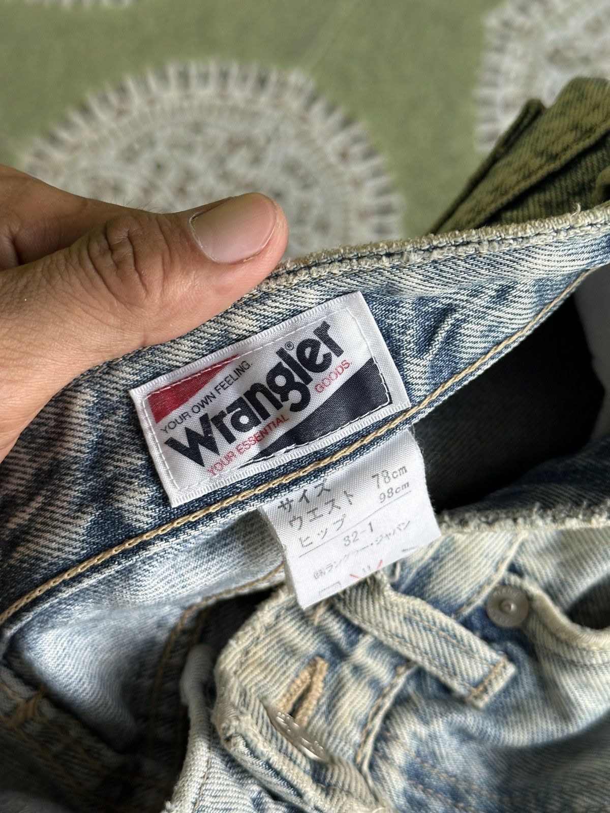 Vintage VINTAGE WRANGLER 💥 Patchwork Distress Denim 💥 Size US 30 / EU 46 - 7 Thumbnail