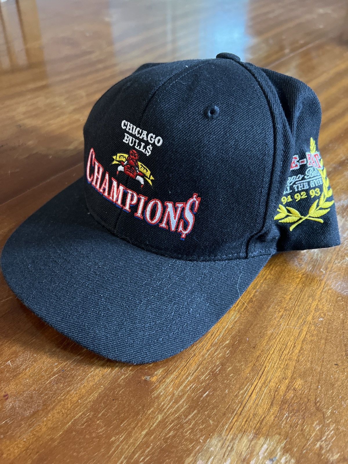 NBA KTH CHICAGO BULLS THREE-PEAT SNAPBACK Size ONE SIZE - 1 Thumbnail