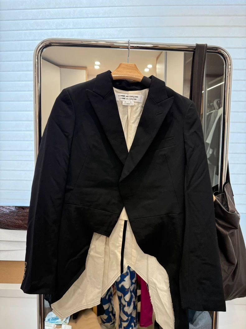 Comme des Garcons Comme Des Garcons Asymmetric Cut Blazer S Size US S / EU 44-46 / 1 - 1 Thumbnail