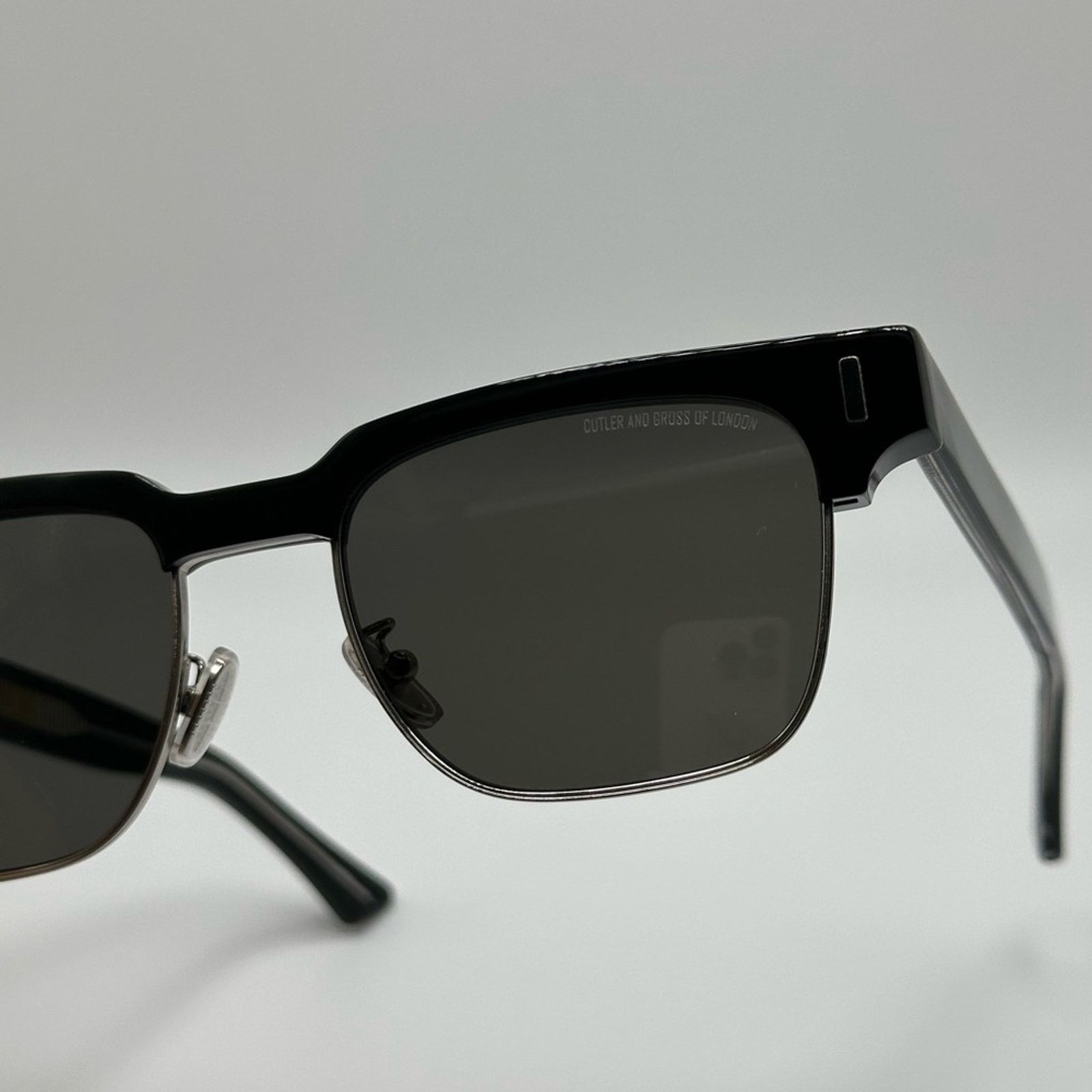 Cutler and Gross BRAND NEW CUTLER AND 1332 001 Black Grey Unisex Sunglasses Size ONE SIZE - 4 Thumbnail