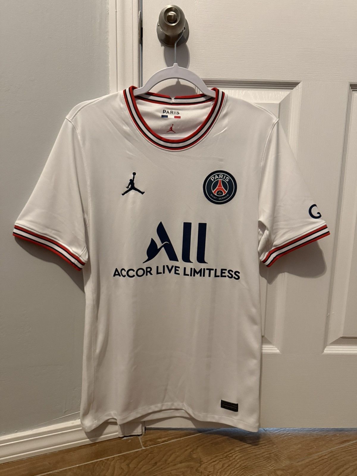 Nike PSG 2021/22 Fourth Jersey Jordan Nike Size S Size US S / EU 44-46 / 1 - 1 Thumbnail