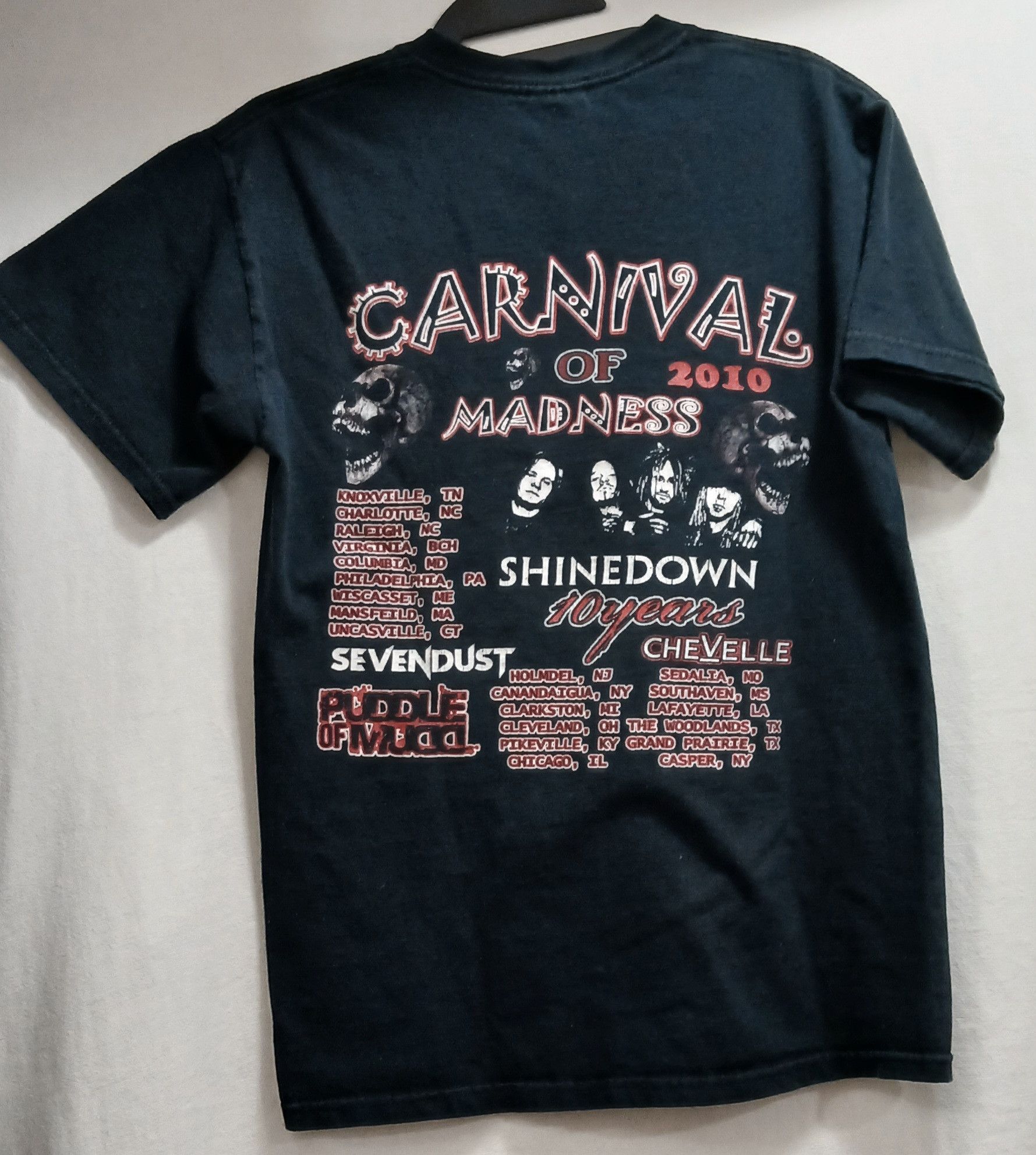 Gildan 2010 Shinedown Carnival of Madness Tour Official T-Shirt Size US S / EU 44-46 / 1 - 5 Thumbnail