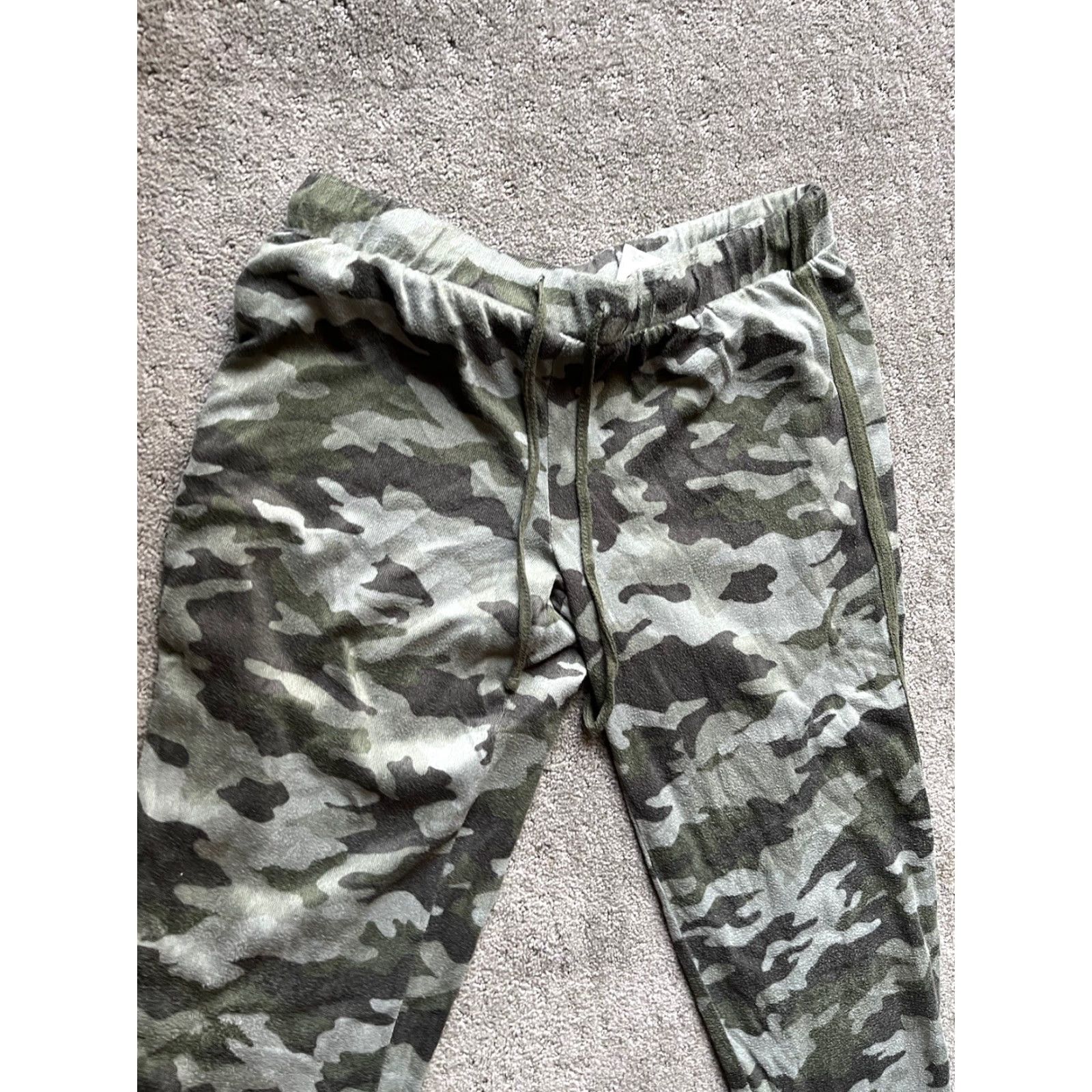 Lucky Brand Lucky Brand Women Pajama Pants 28" Inseam Small Olive Green Camouflage Sleepwear Drawstring Regular Colorful Polyester Spandex Knit Size 28" / US 6 / IT 42 - 2 Thumbnail