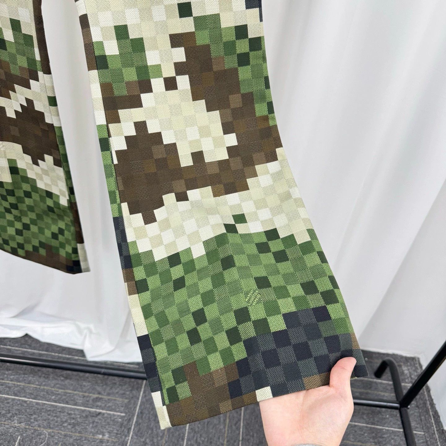 Louis Vuitton Louis Vuitton Collaboration Camouflage Checkered Trousers Size US 44 / EU 60 - 3 Thumbnail
