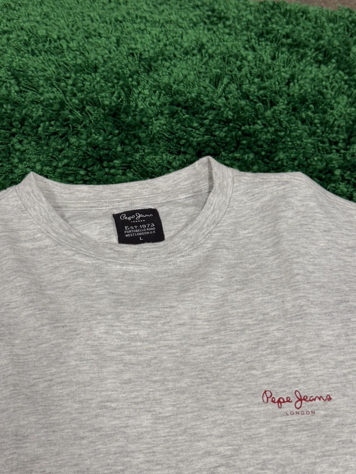 Pepe Jeans Pepe Jeans Cursive Script Embroidered Logo Tee London Size US L / EU 52-54 / 3 - 3 Thumbnail