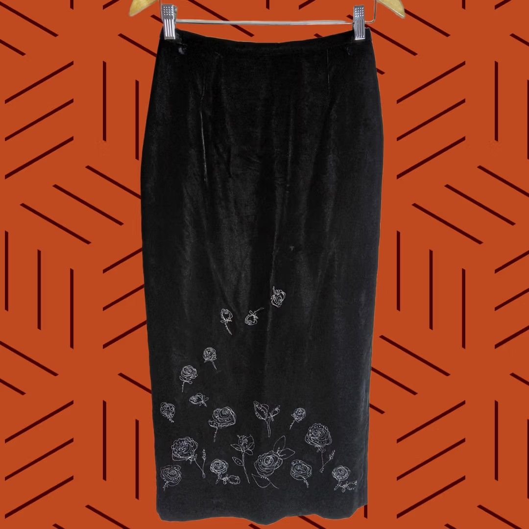 Laura Ashley Laura Ashley Black Embroidered Skirt Solid Lined Women Size 6 Size 28" / US 6 / IT 42 - 1 Thumbnail