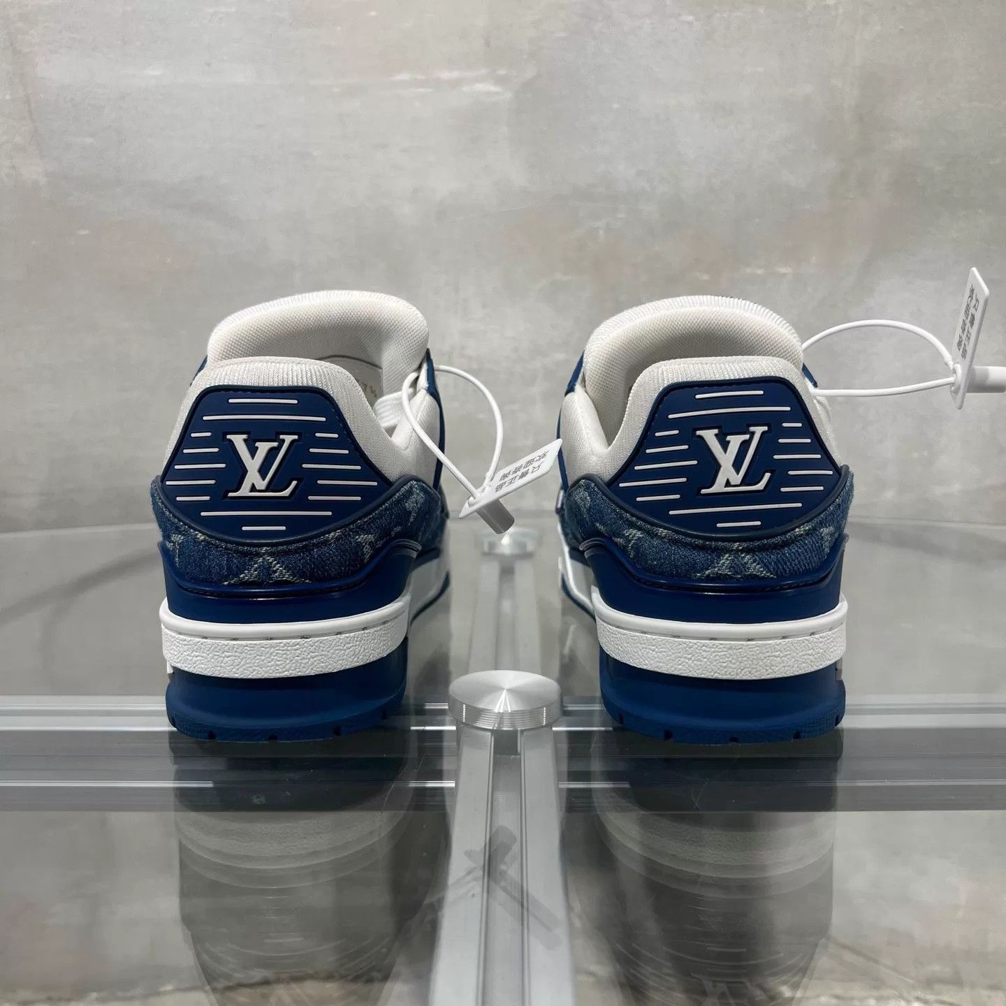 Louis Vuitton LV Trainer White Blue Denim 37.5 Size US 7 / IT 37 - 6 Thumbnail