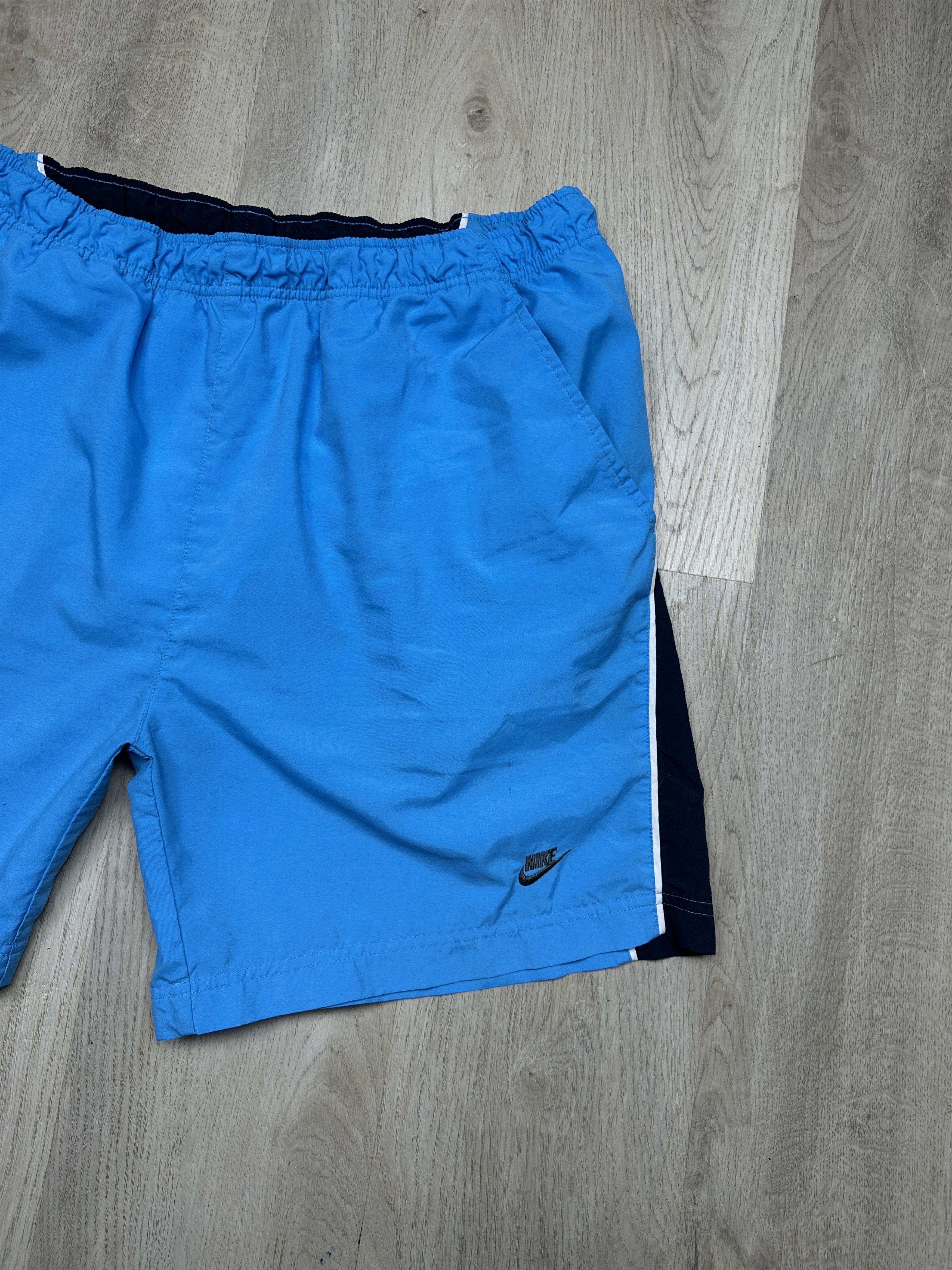 Nike Nike Vintage Mens Nylon Shorts Size US 36 / EU 52 - 2 Thumbnail