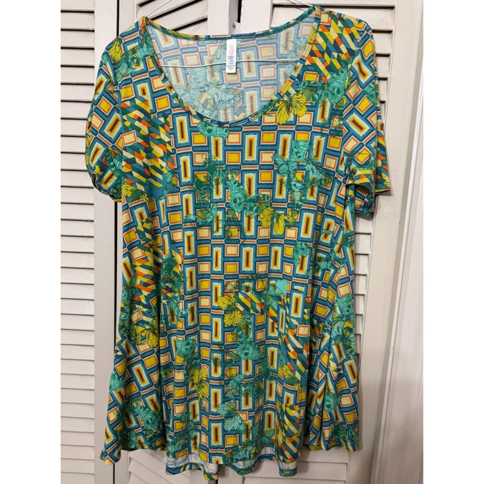 Other LuLaRoe Perfect Tee Misses Green Yellow Butterfly Geo Print Size L / US 10 / IT 46 - 1 Thumbnail