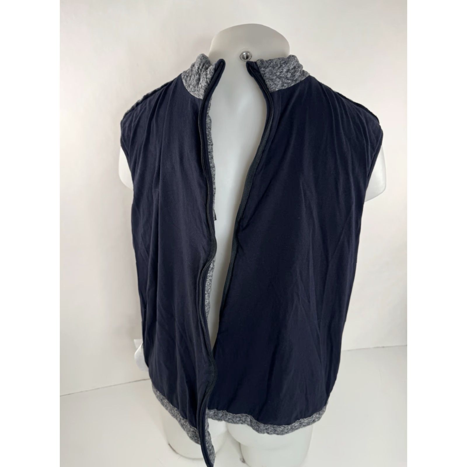 Faherty Faherty Quilted Zip Vest Mens L Grayish Blue with Cotton Blend Outer Shell Winter Wear B10 Size US L / EU 52-54 / 3 - 5 Thumbnail