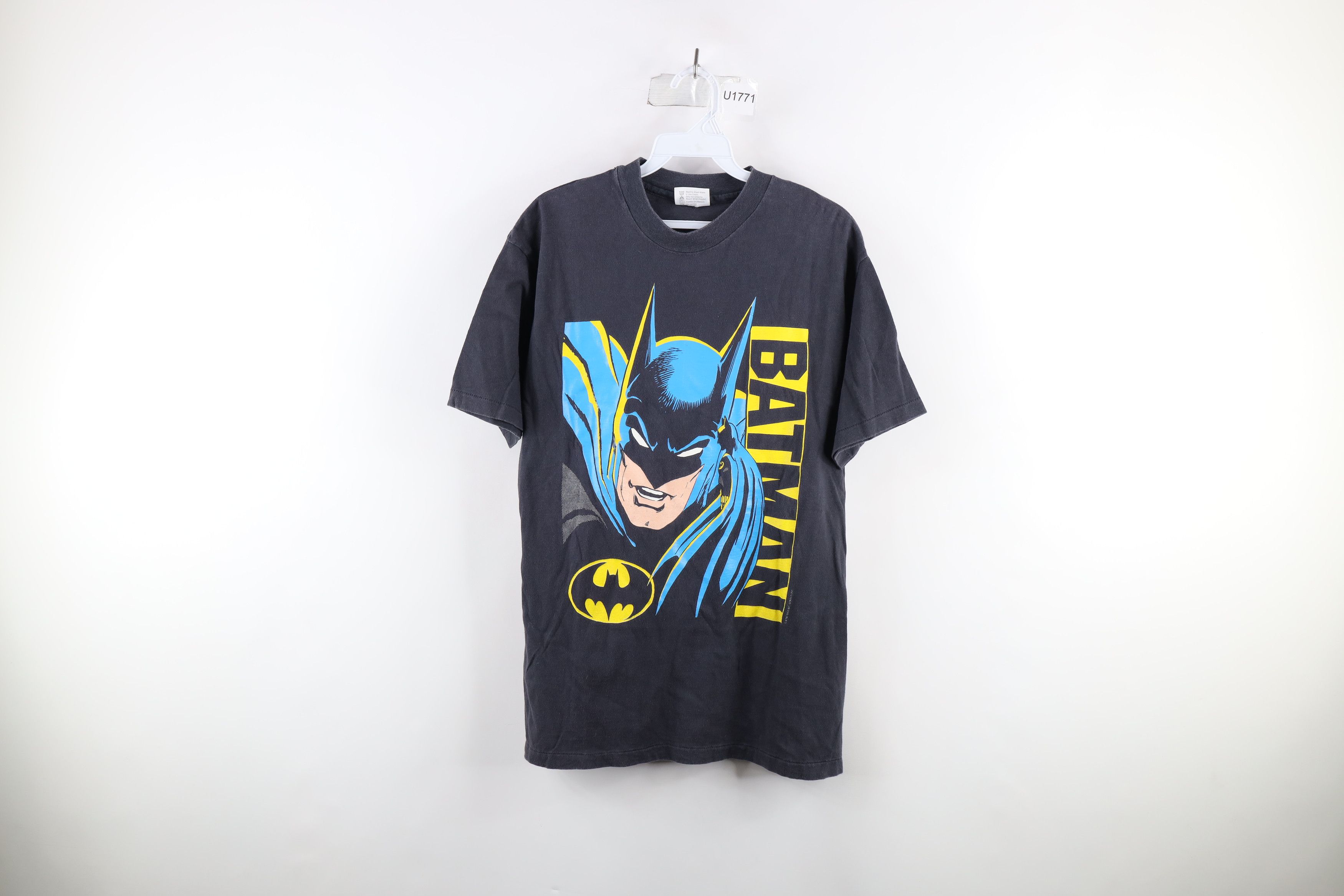 Vintage Vintage 90s DC Comics Out Batman Short Sleeve T-Shirt USA Size US L / EU 52-54 / 3 - 1 Thumbnail