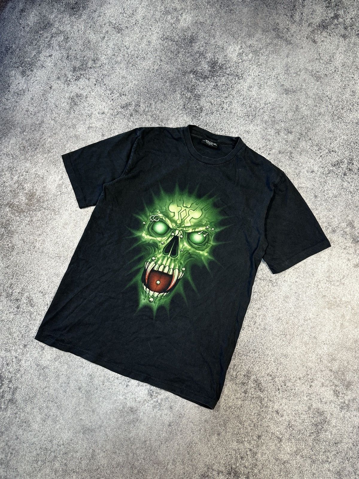 Pre-owned Archival Clothing X Avant Garde Vintage Avant Garde Green Skull T-shirt Streetwear Style Usa In Black/green