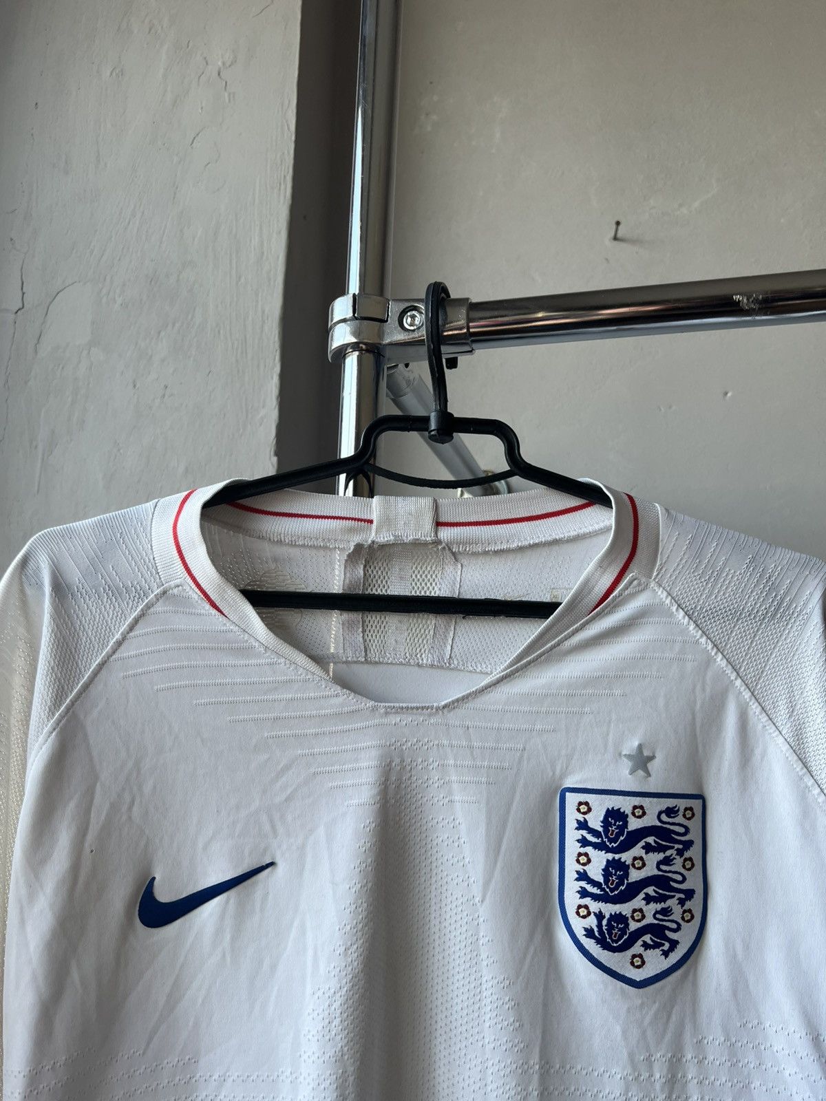 Nike 2018/19 ENGLAND TEAM HOME PLAYER ISSUED SOCCER JERSEY Size US XL / EU 56 / 4 - 4 Thumbnail