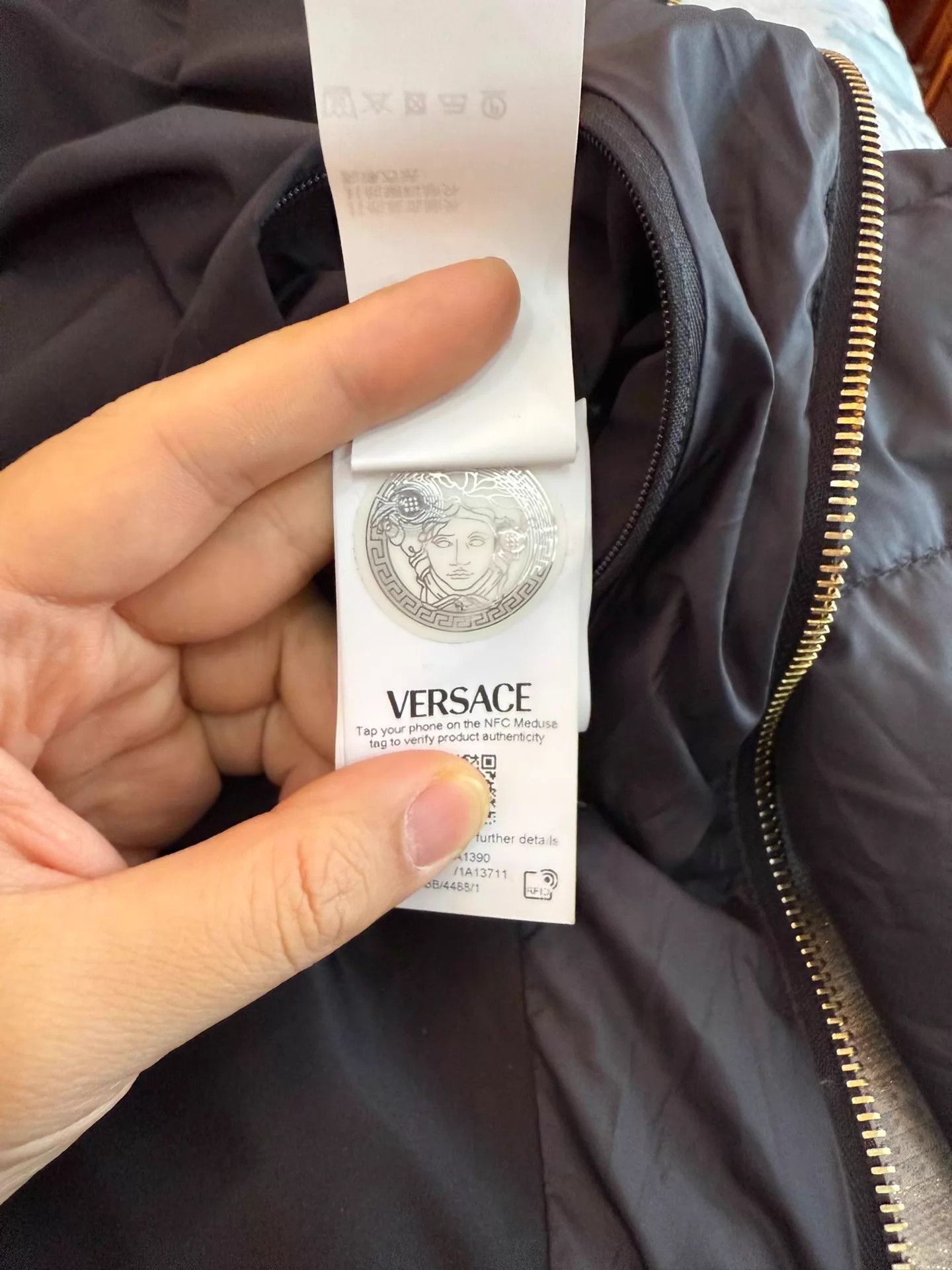 Versace Versace Black Short Stand Collar Down Jacket L Embroidered Size US M / EU 48-50 / 2 - 6 Thumbnail