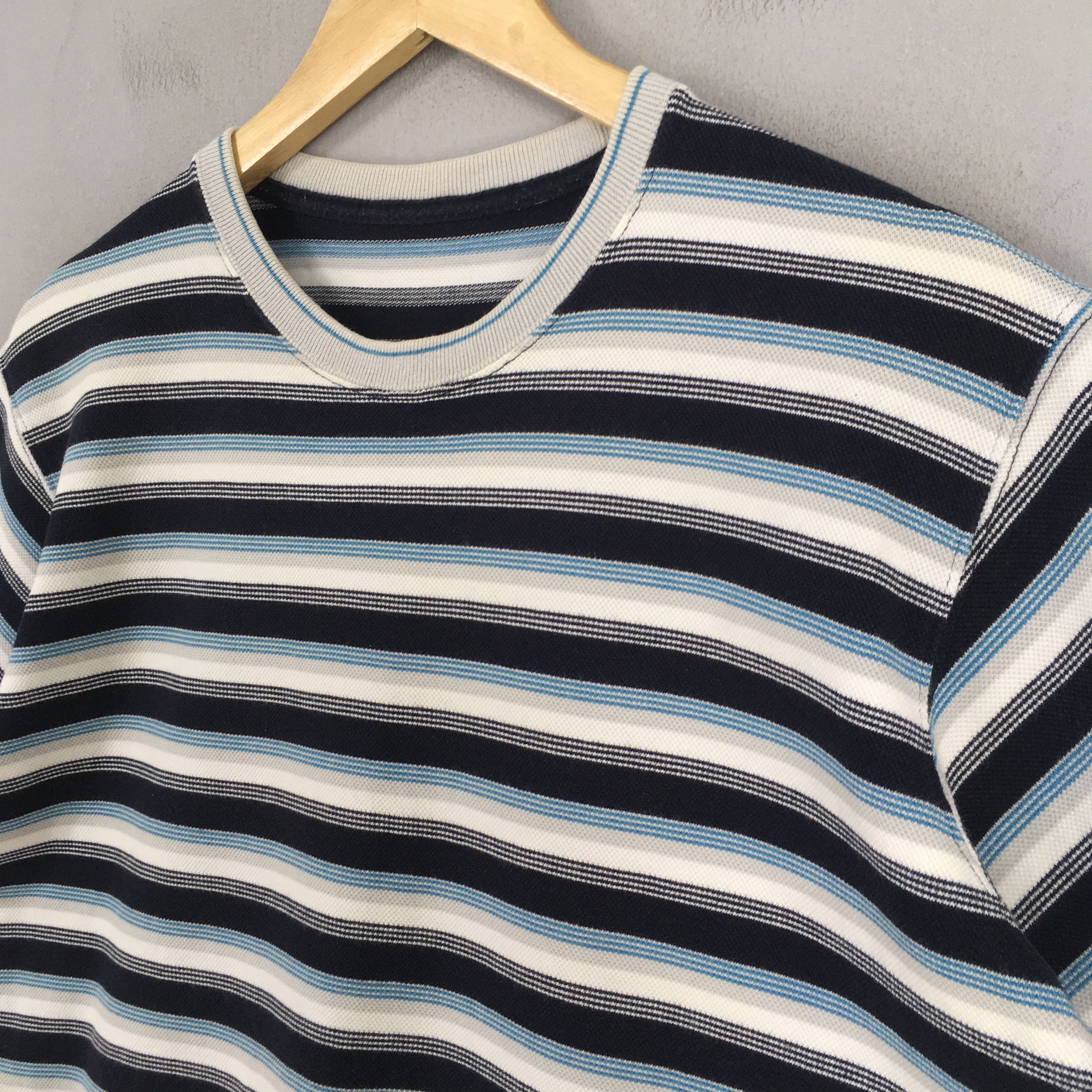 Uniqlo VintageY2K Stripes Black White Streetwear T shirt Large Size US L / EU 52-54 / 3 - 3 Thumbnail