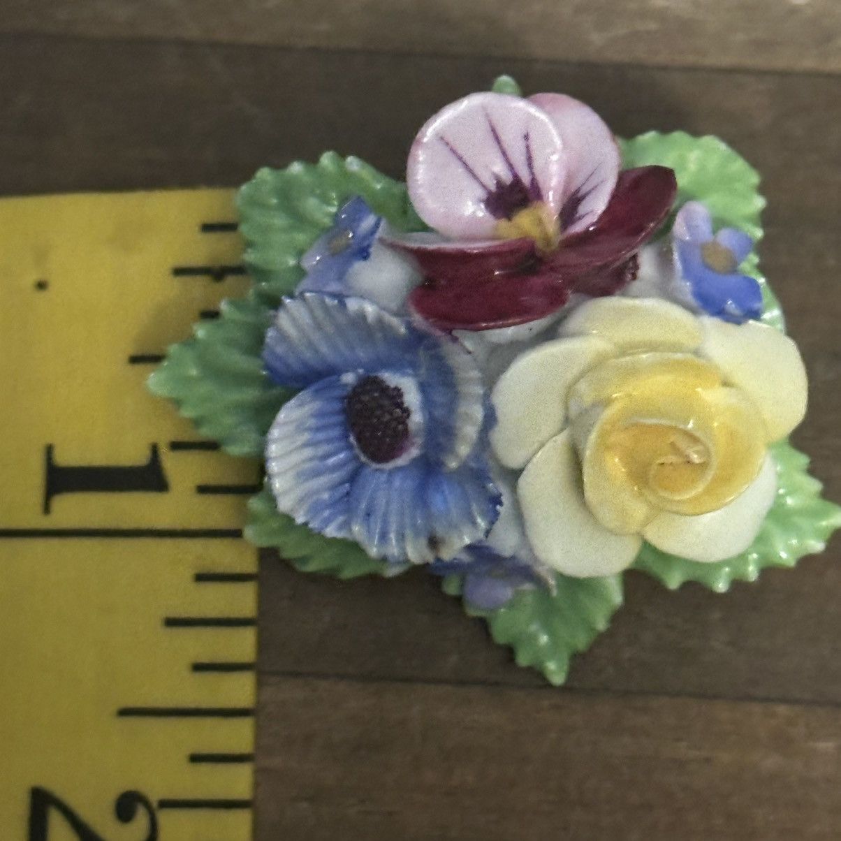 Vintage Vintage bone china flower brooch Size ONE SIZE - 7 Thumbnail