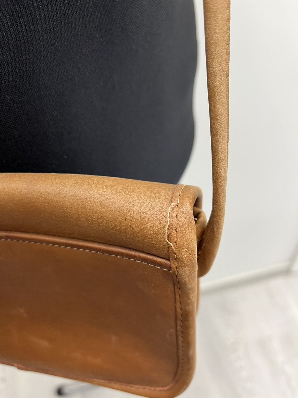 Coach Vintage Coach Leather Turnlock Convertible Shoulder Bag Size ONE SIZE - 6 Thumbnail