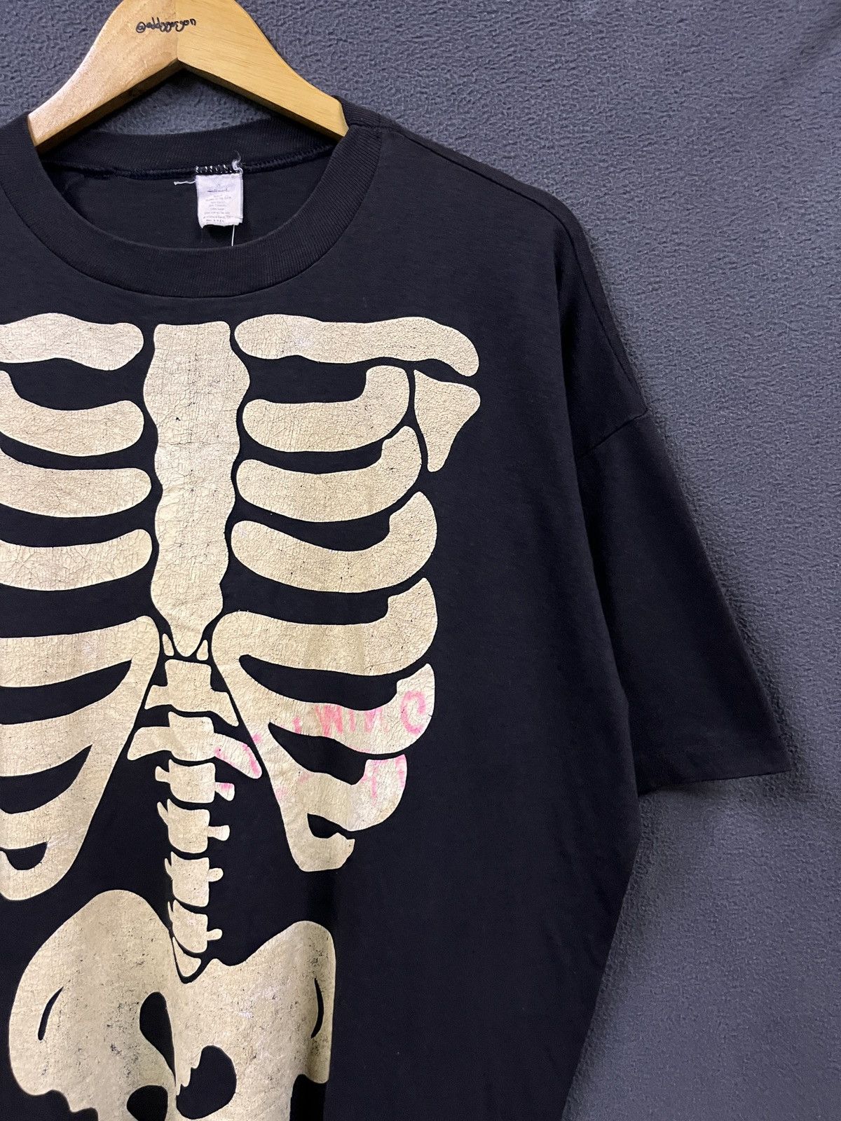 Vintage VINTAGE 80s SKULL RIBCAGE GLOW IN THE DARK TSHIRT Size US XL / EU 56 / 4 - 2 Thumbnail