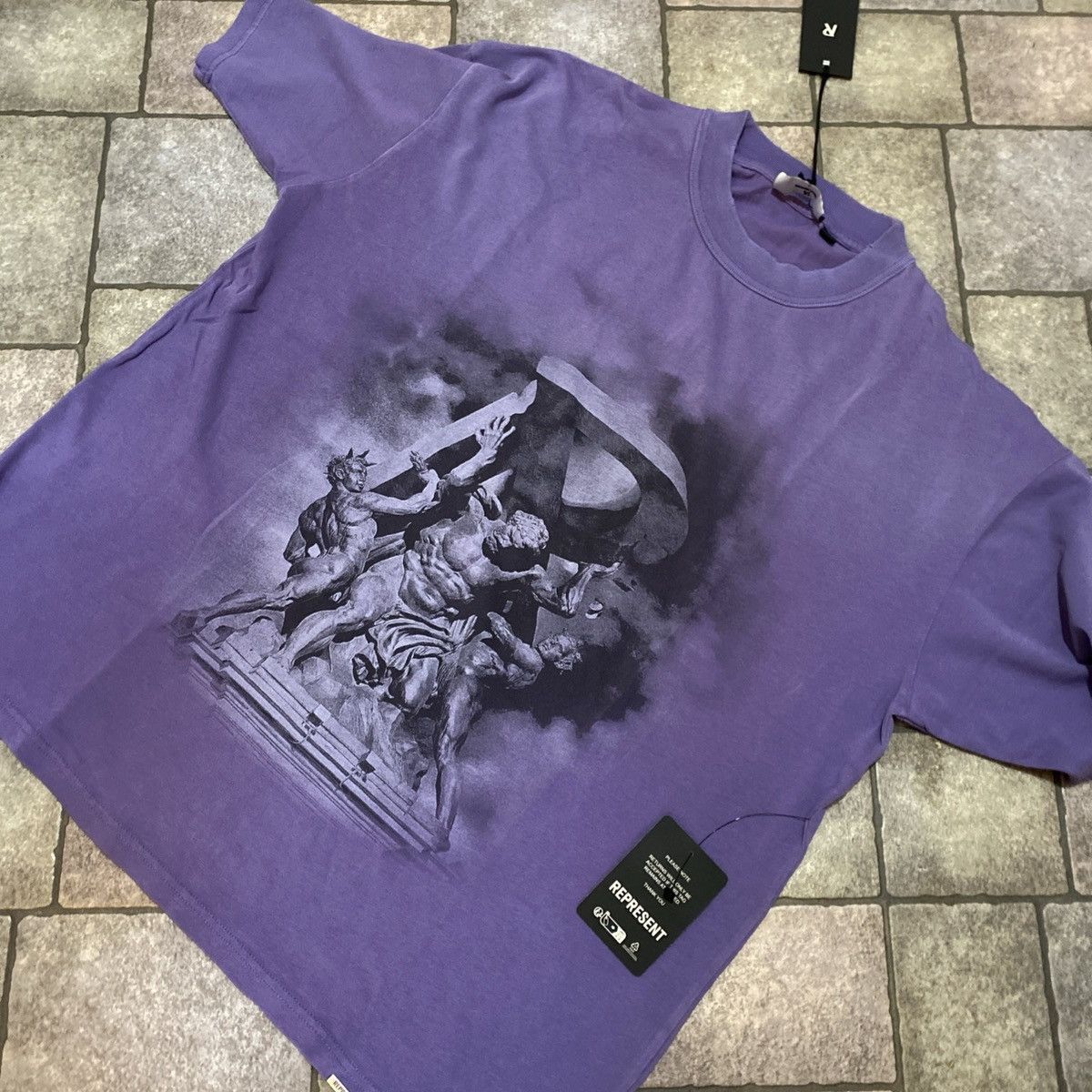 Represent Clo. Represent atlas t in a large NWT!! 🔥🔥🔥 Size US L / EU 52-54 / 3 - 1 Thumbnail