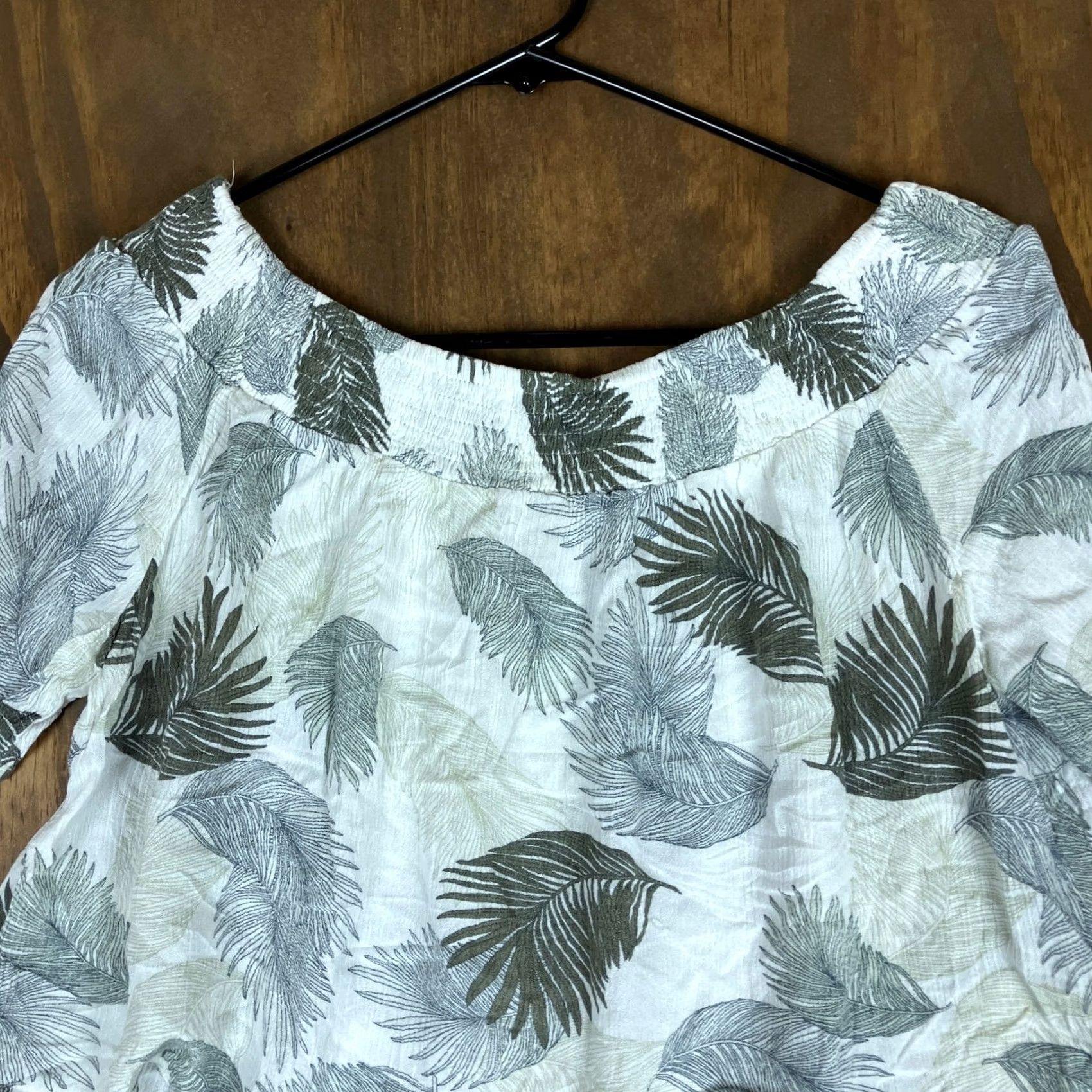 Anthropologie Sadie & Sage Anthropologie Womens Blouse White Leaf Print Off Shoulder Crop M Size M / US 6-8 / IT 42-44 - 2 Thumbnail