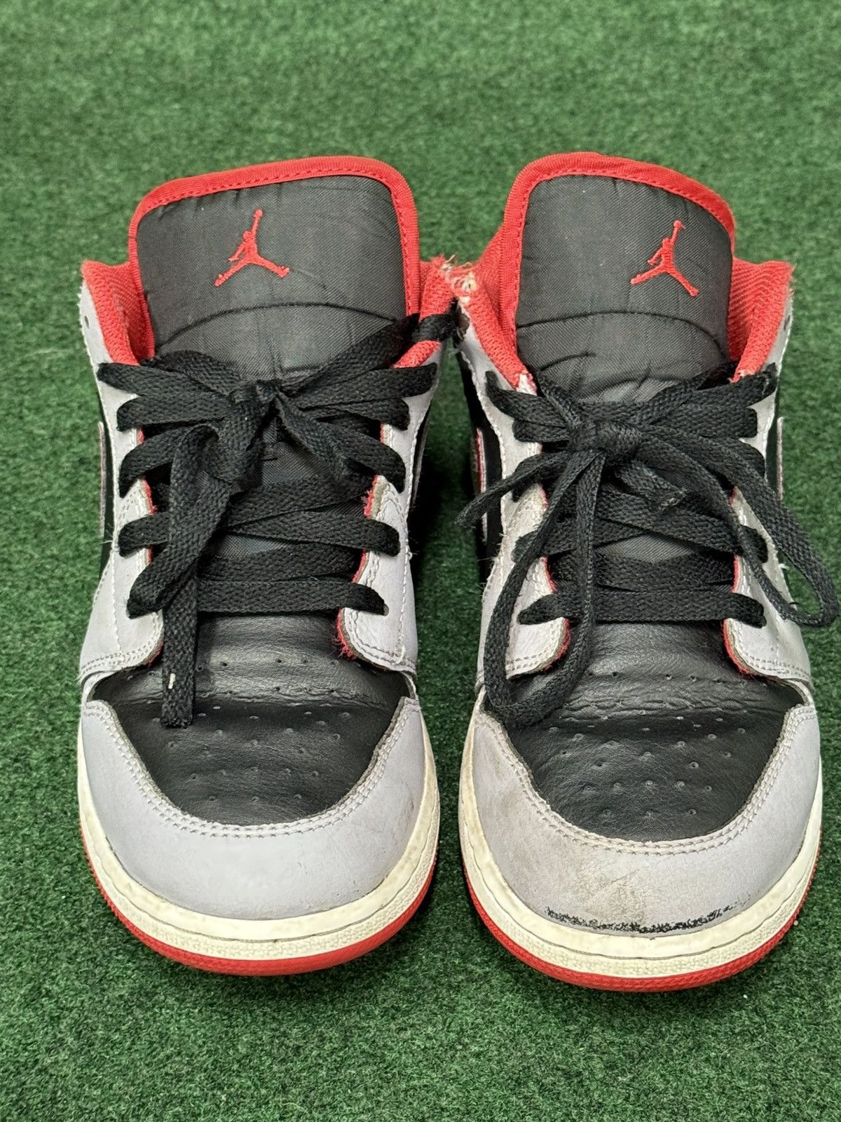 Jordan Brand Air Jordan 1 Retro Low Cement Fire Red 553560-060 Size US 7 / EU 40 - 2 Thumbnail