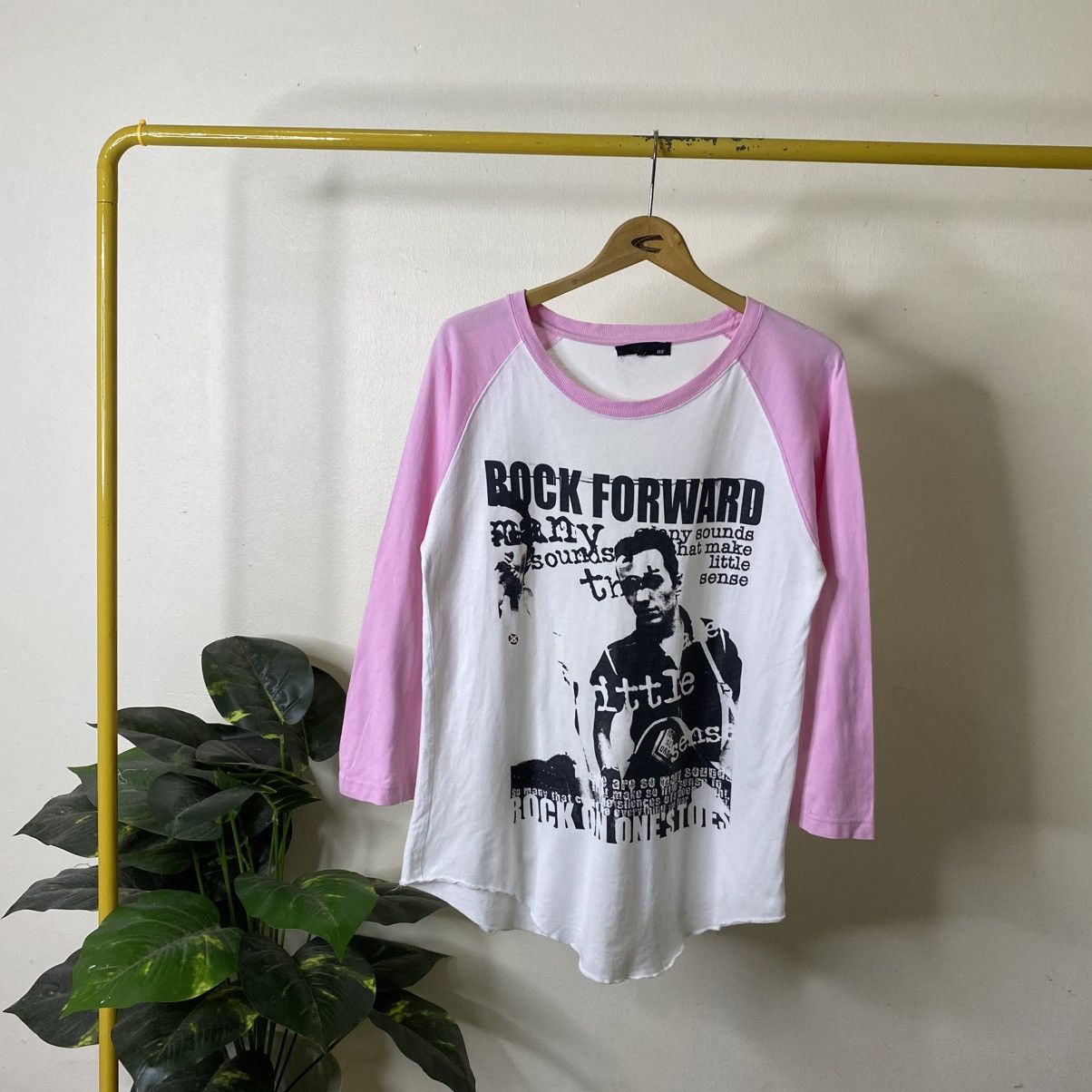 Hysteric Glamour JapanBrand Rock Forward Hysterics Glamour Style Raglan Tee Size US M / EU 48-50 / 2 - 1 Thumbnail