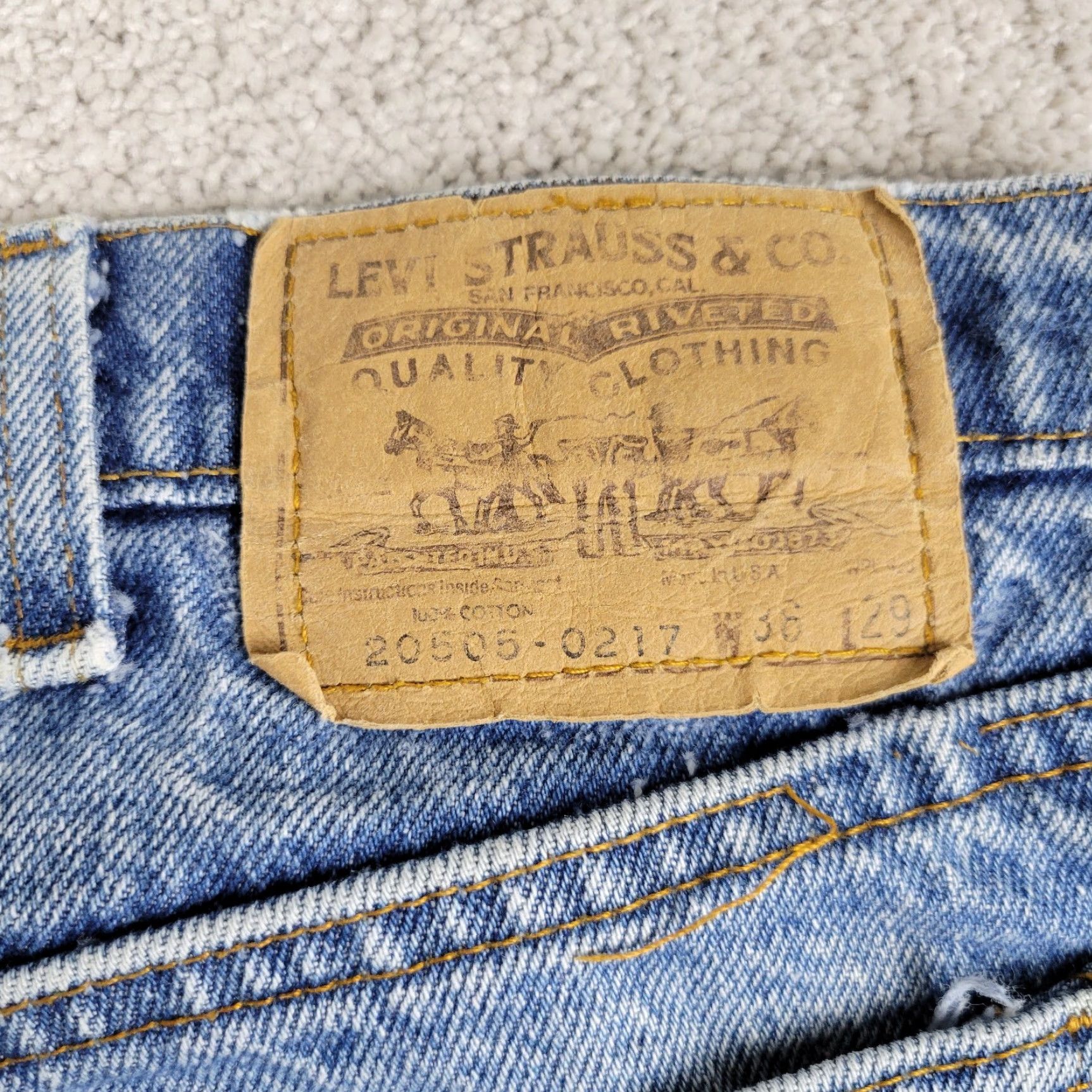 VINTAGE Levi's 585 Jeans Mens 36x29 Orange Tab Straight Leg Light Wash Denim Jeans 5-Pocket Design Regular Blue USA 80s 90s Retro American Mens Jeans