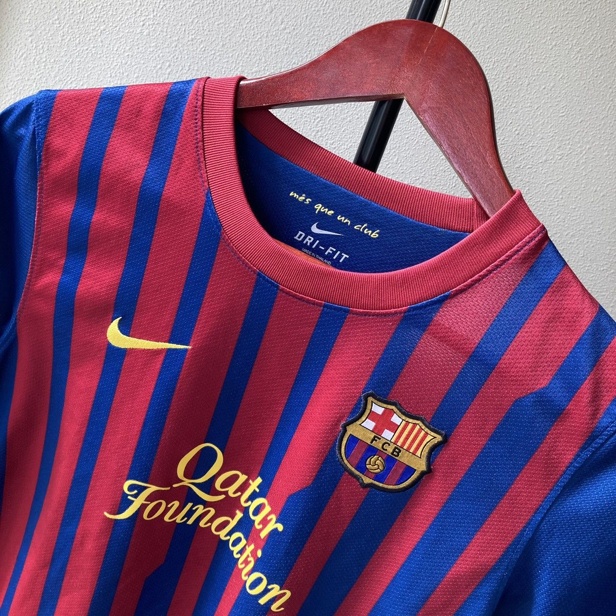 Nike Barcelona 2016 Nike Jersey Blokcore Style Soccer Spain Y2k Size US S / EU 44-46 / 1 - 2 Thumbnail