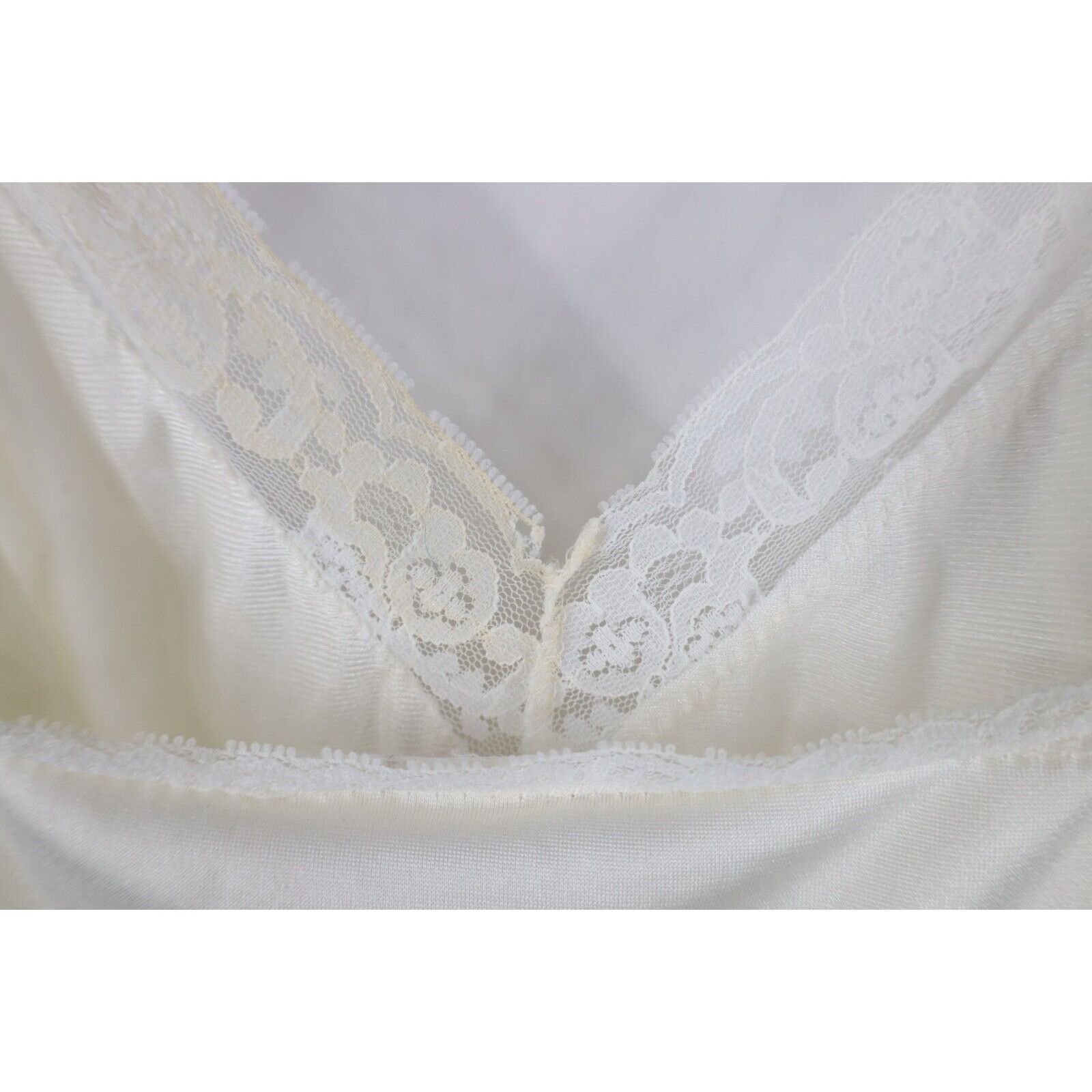 Vintage Vintage 70s Sheer Silky Nylon Lace Flower Night Gown Slip Size XL / US 12-14 / IT 48-50 - 10 Thumbnail