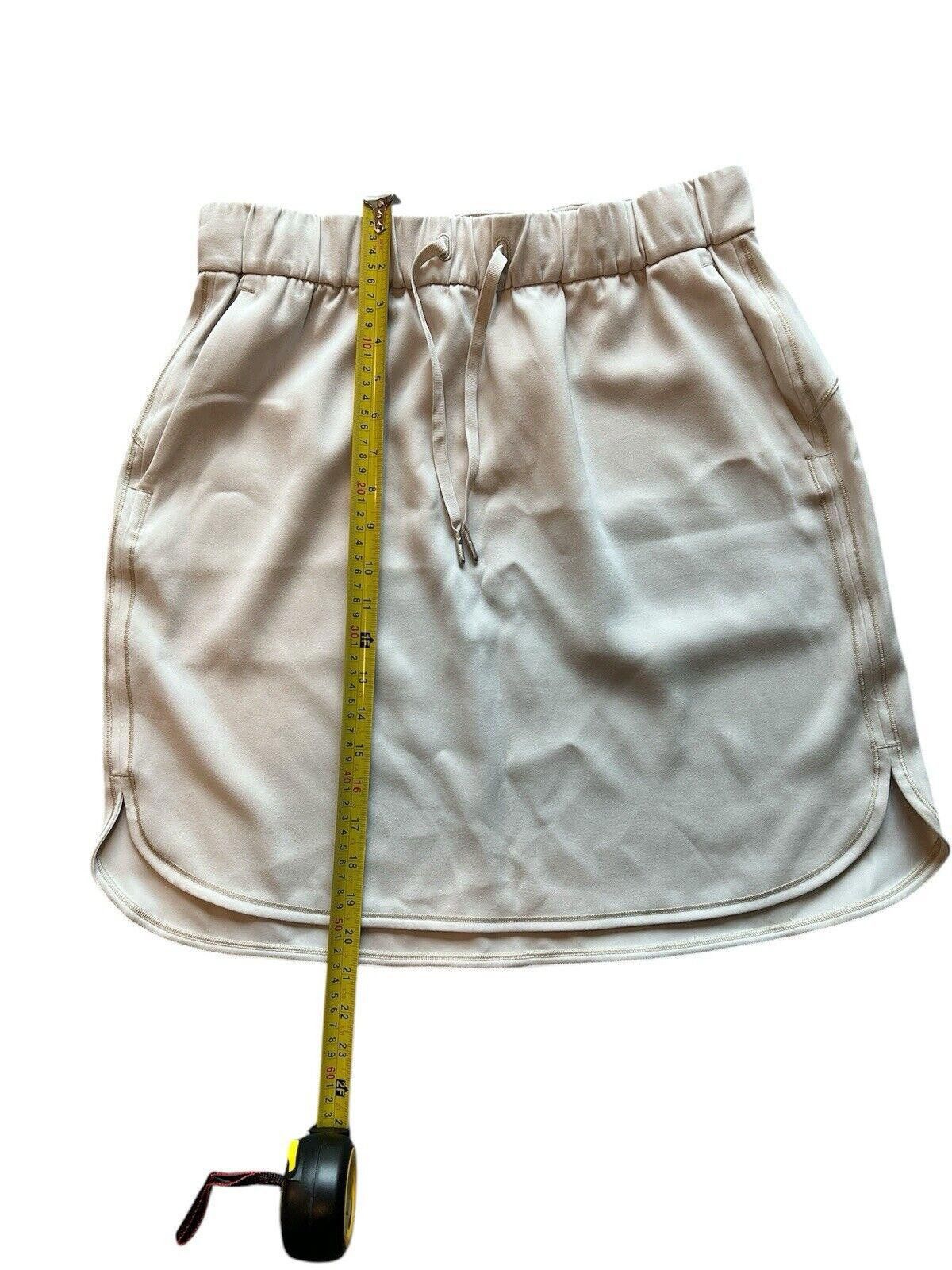 Designer Lululemon On The Fly Skirt *Woven Silverstone Sz 10 Size 32" / US 10 / IT 46 - 4 Thumbnail