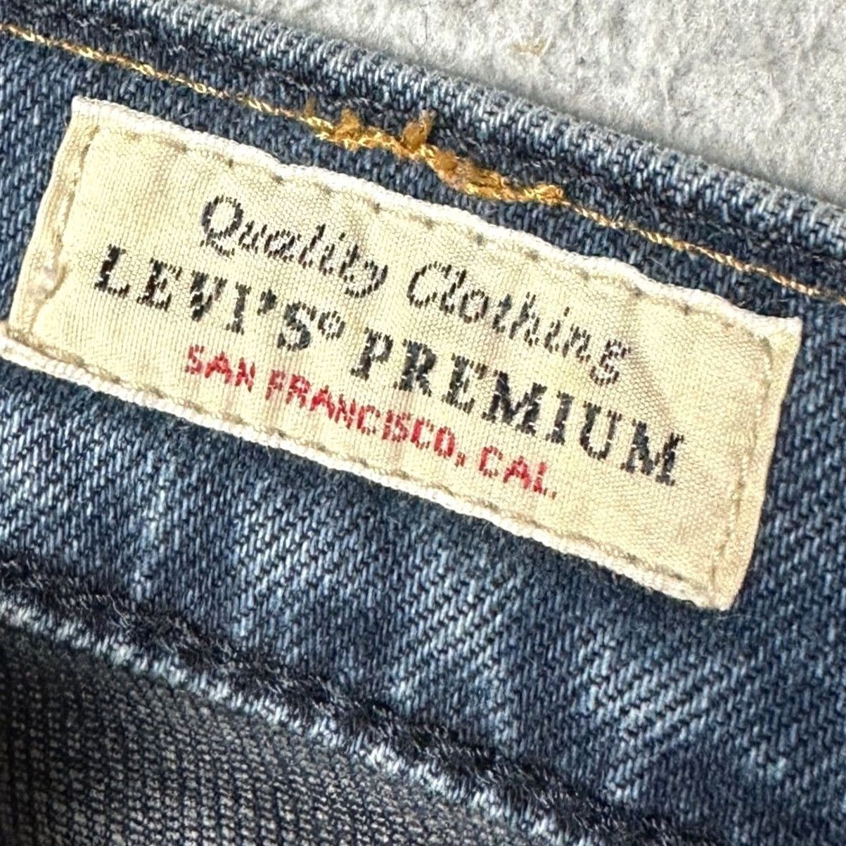 Denime Levi's Premium 514 Jeans Mens 38X30 Blue Straight Fit Denim 5-Pocket Prelude Red Tab Distressed MidWash Blue Mens Size US 38 / EU 54 - 5 Thumbnail