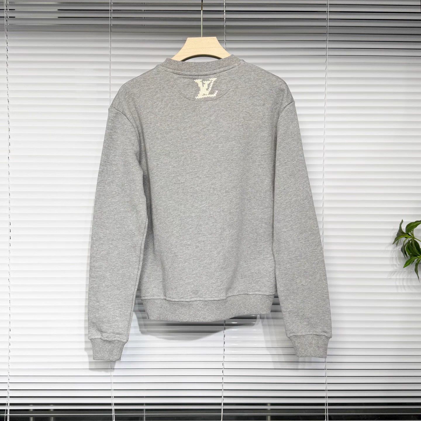 Louis Vuitton LV Monogram Knit Crewneck Sweatshirt Grey S Size US S / EU 44-46 / 1 - 2 Thumbnail