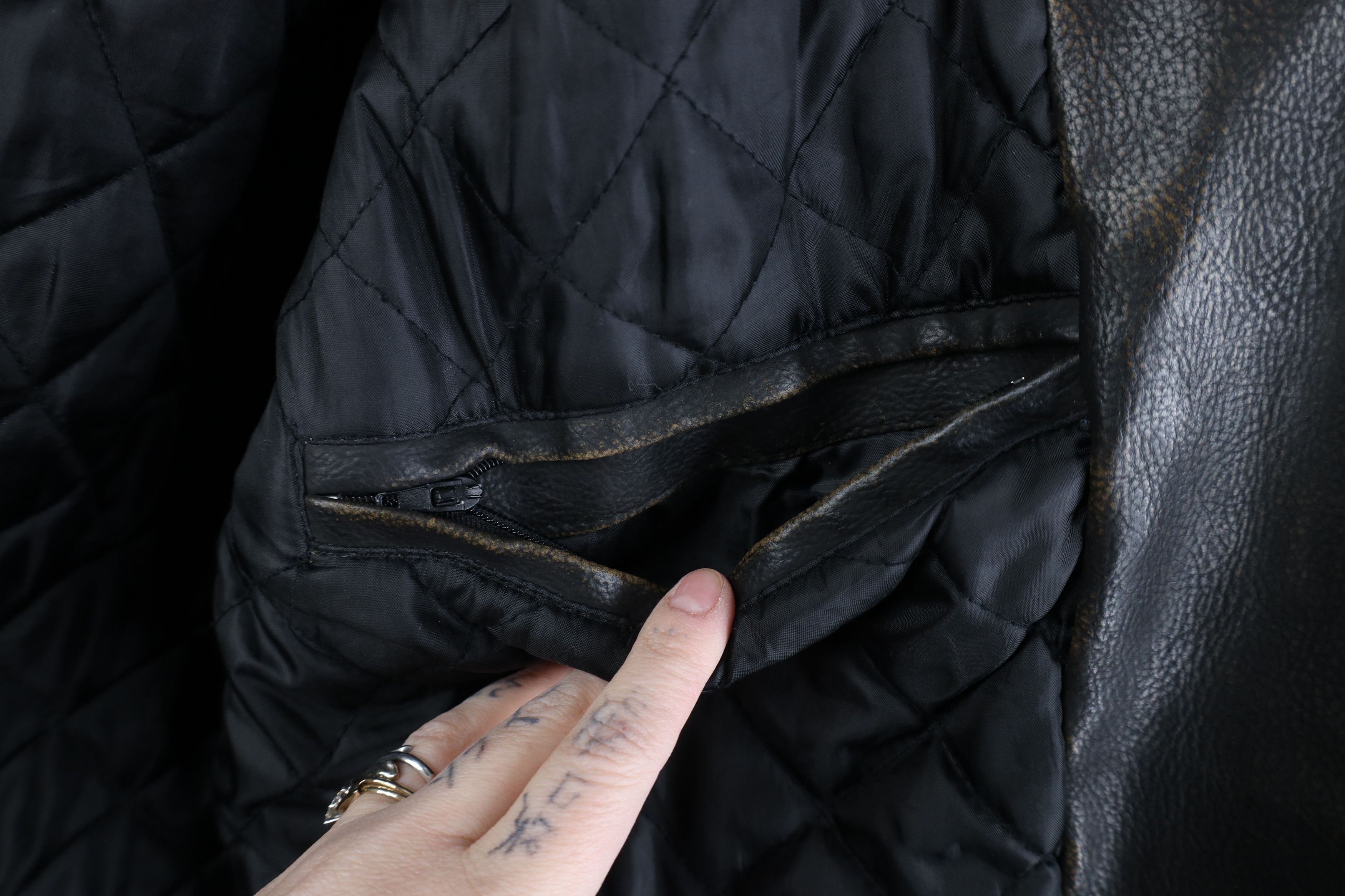 Vintage Vintage 90s Streetwear Quilted Faux Leather Jacket Brown Size US L / EU 52-54 / 3 - 11 Thumbnail