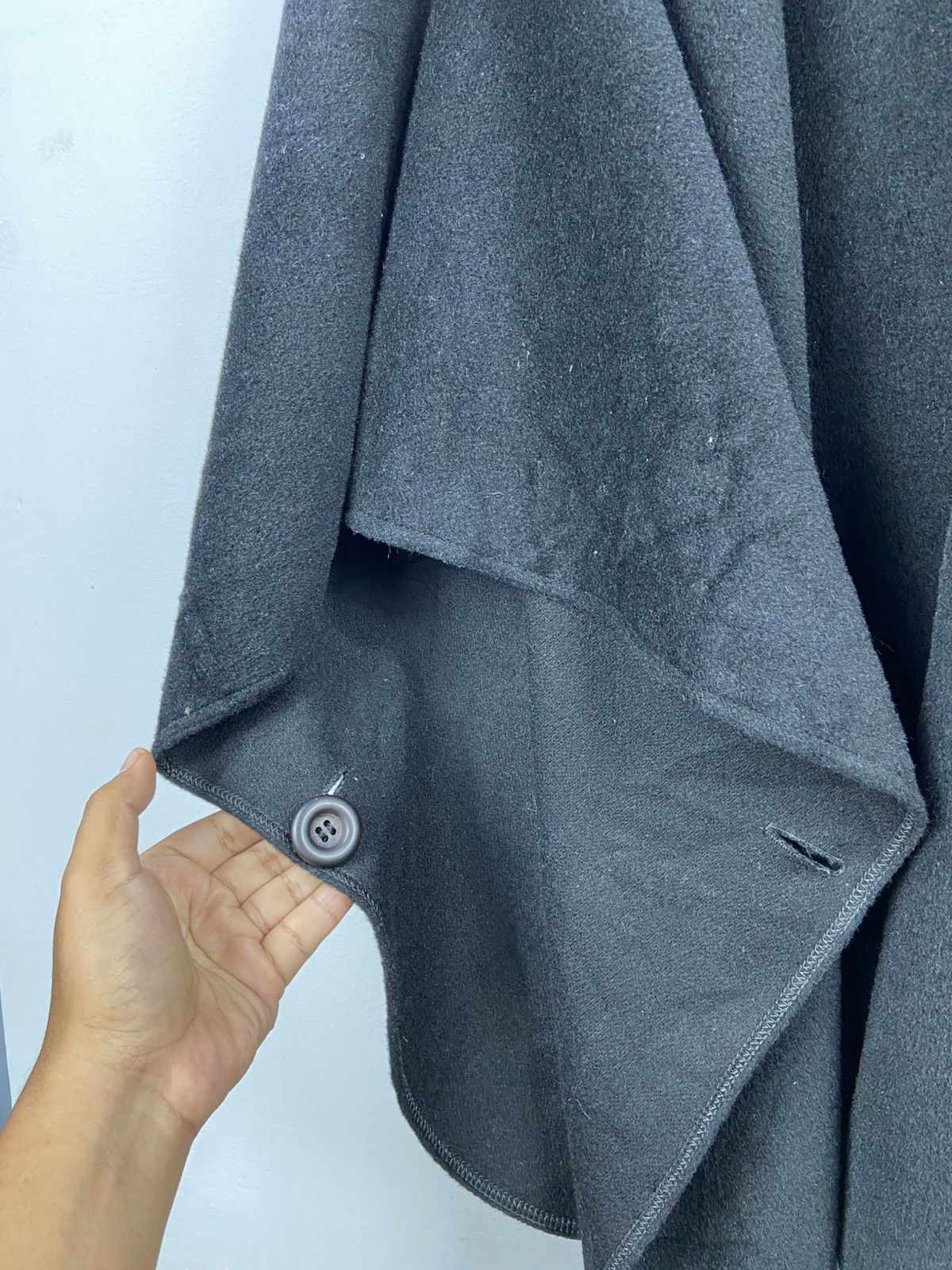 Valentino VINTAGE VALENTINO CARAVANI CAPES RARE Size M / US 6-8 / IT 42-44 - 7 Thumbnail