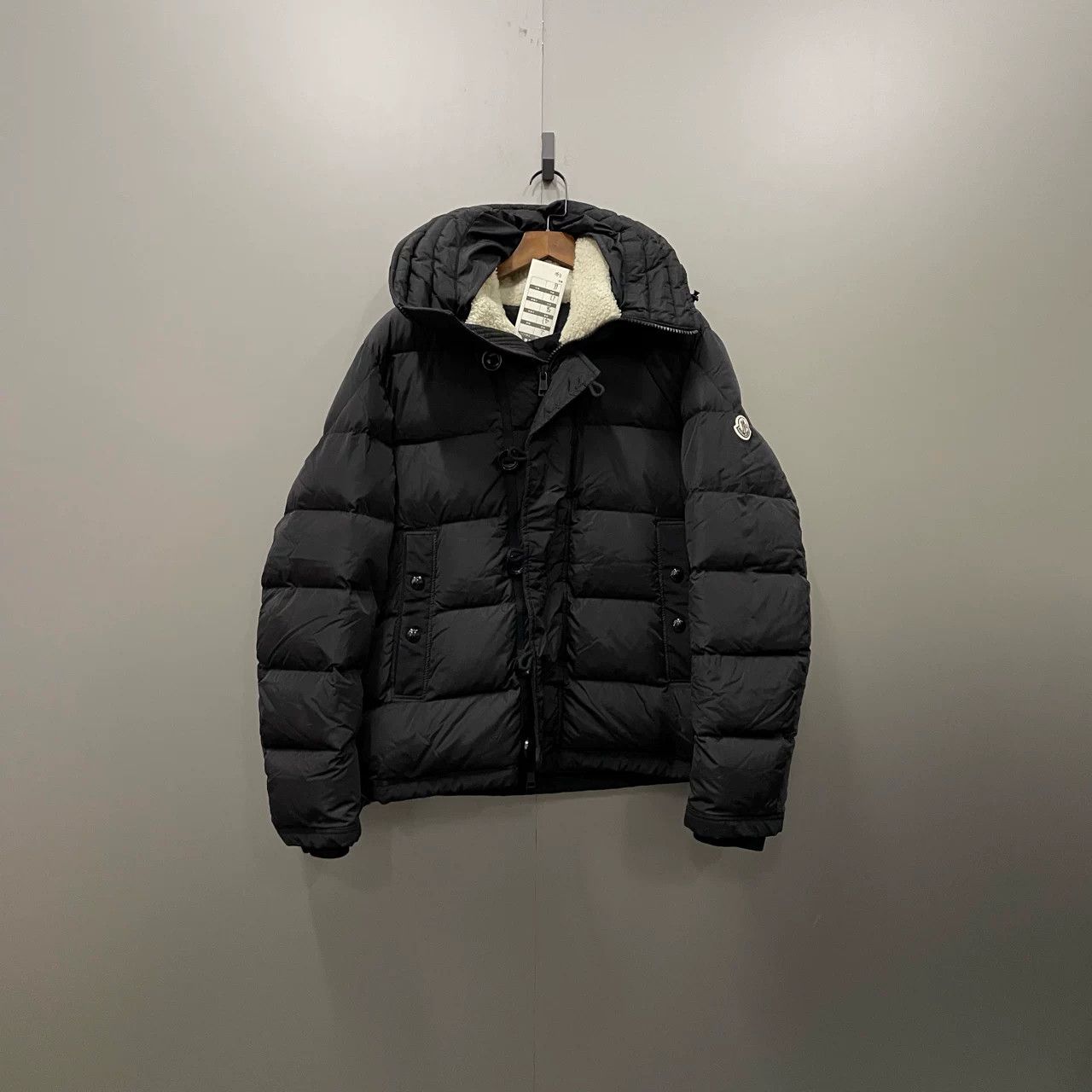 Moncler Moncler Black Down Jacket Size M / US 6-8 / IT 42-44 - 1 Thumbnail