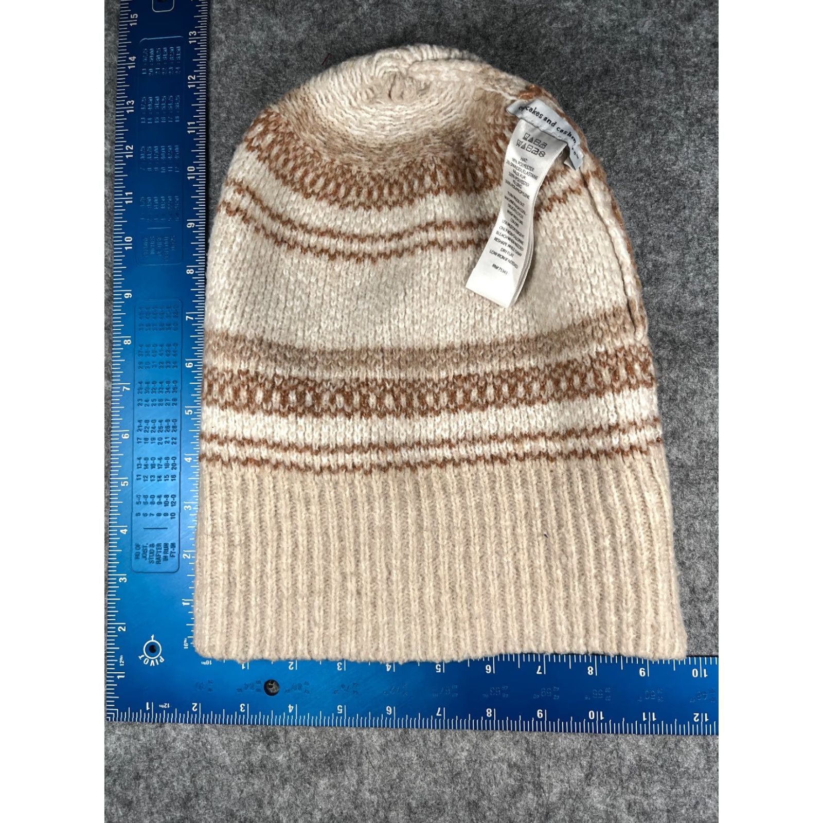 Vintage Cupcakes And Cashmere Beanie Women One Size Beige Fair Isle Knit Poly Blend Shirt Womens One Size Beige Fair Isle Knit Beanie Cupcakes And Cashmere Size ONE SIZE - 4 Thumbnail