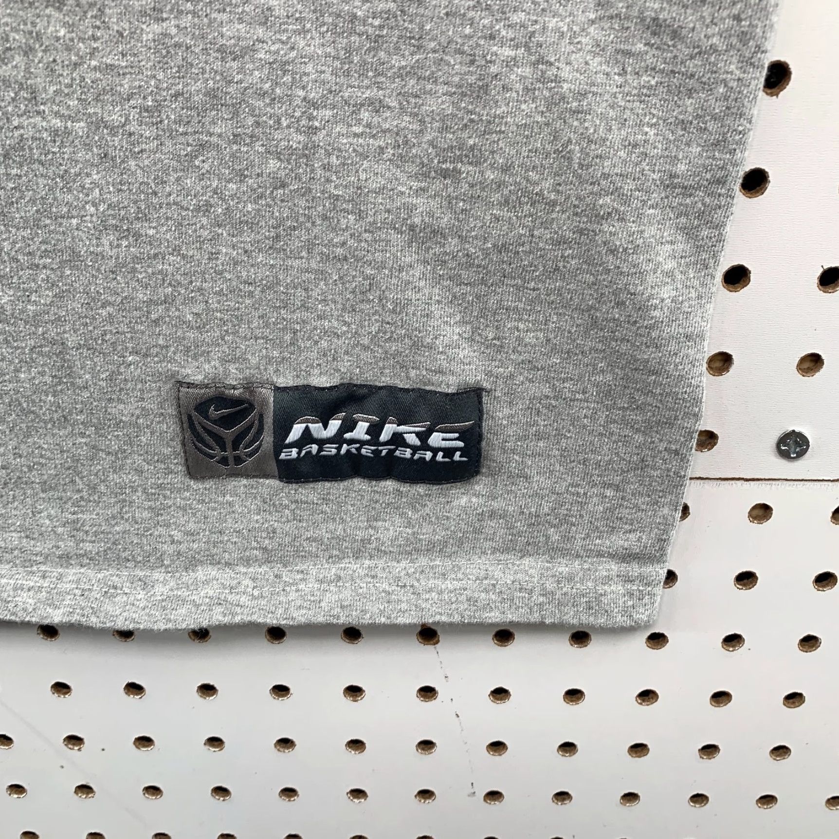Nike VINTAGE Nike Center Swoosh Shirt Mens Large Gray Sleeveless Essentials Made USA Size US L / EU 52-54 / 3 - 4 Thumbnail