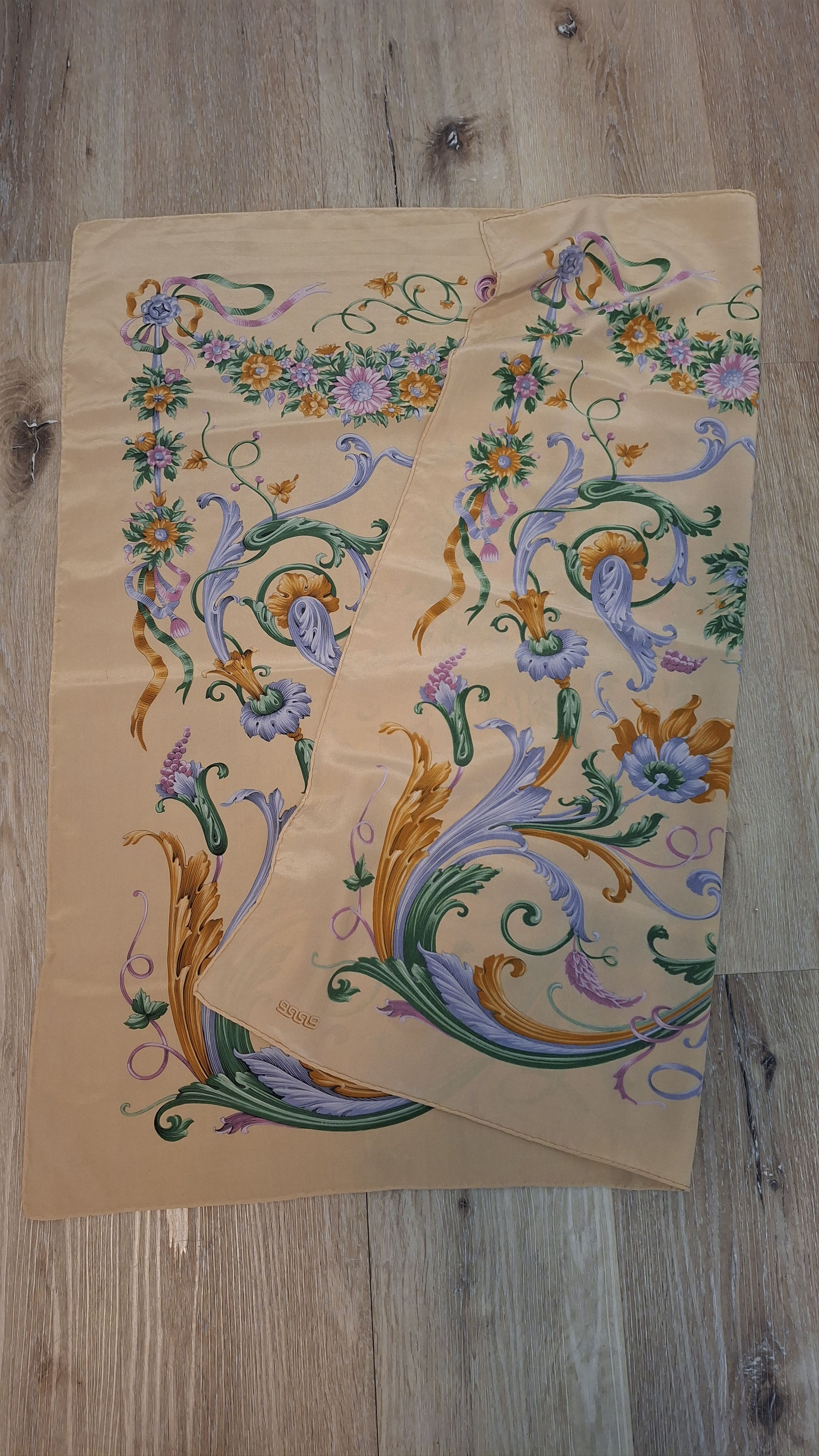 Vintage Vintage Italy Heavy Silk Scarf - Erreuno (Armani Era) Size ONE SIZE - 5 Thumbnail